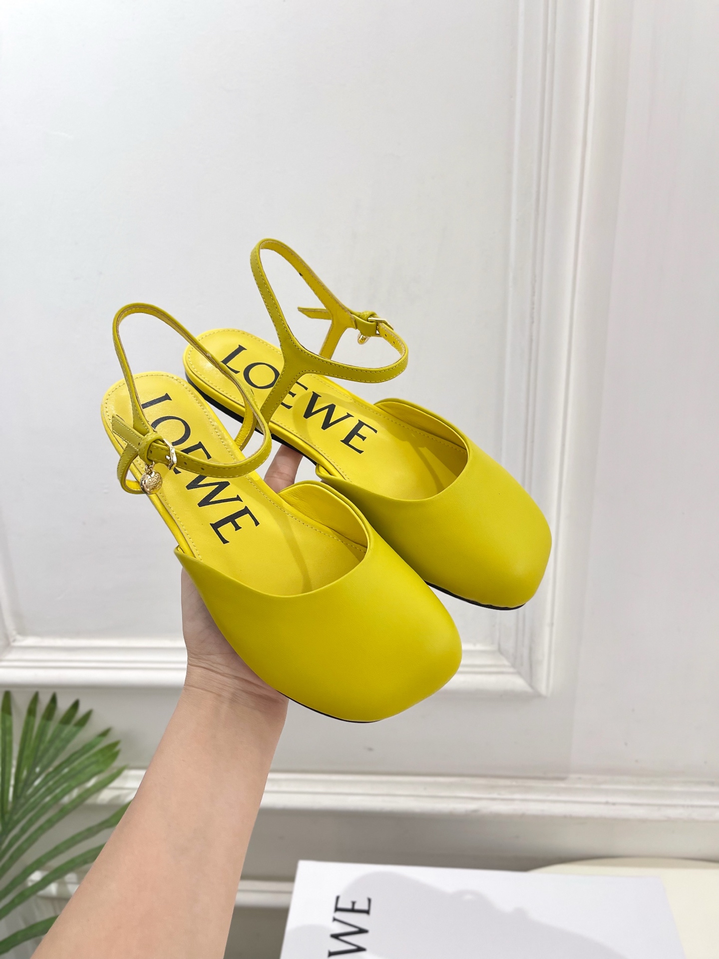 LOEWE 罗意威 2025秋冬新品 Toy 踝带芭蕾舞平底鞋、高跟鞋—————————LOEWE作为这