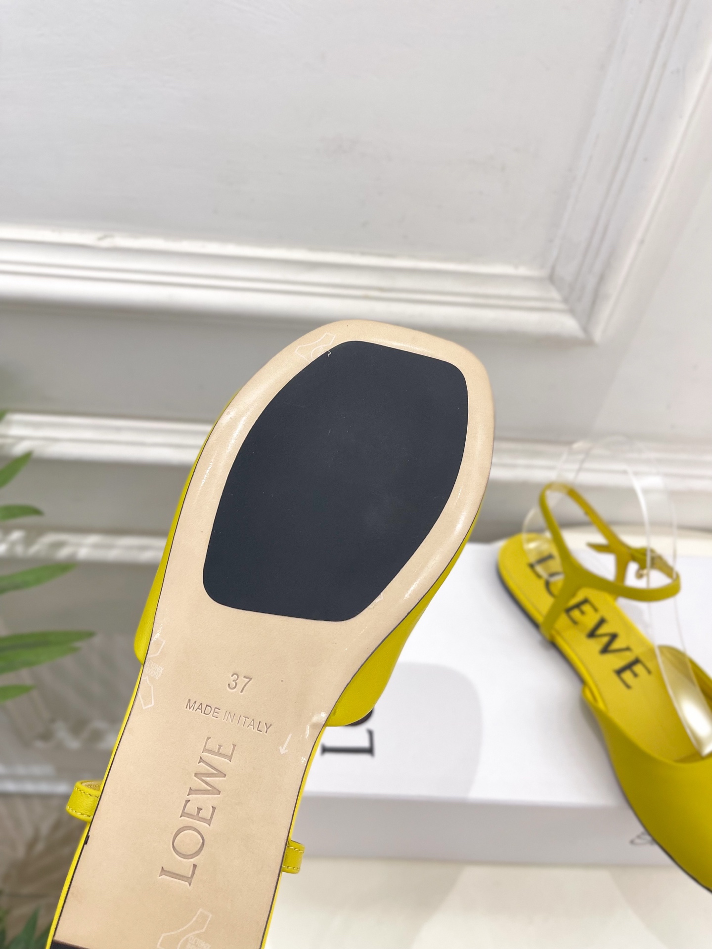 LOEWE 罗意威 2025秋冬新品 Toy 踝带芭蕾舞平底鞋、高跟鞋—————————LOEWE作为这