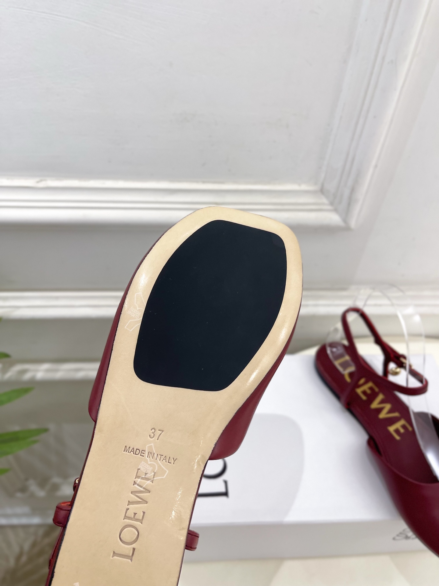 LOEWE 罗意威 2025秋冬新品 Toy 踝带芭蕾舞平底鞋、高跟鞋—————————LOEWE作为这