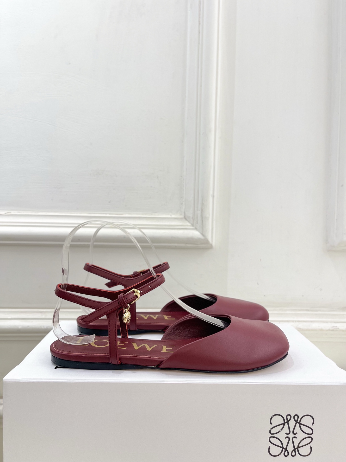 LOEWE 罗意威 2025秋冬新品 Toy 踝带芭蕾舞平底鞋、高跟鞋—————————LOEWE作为这