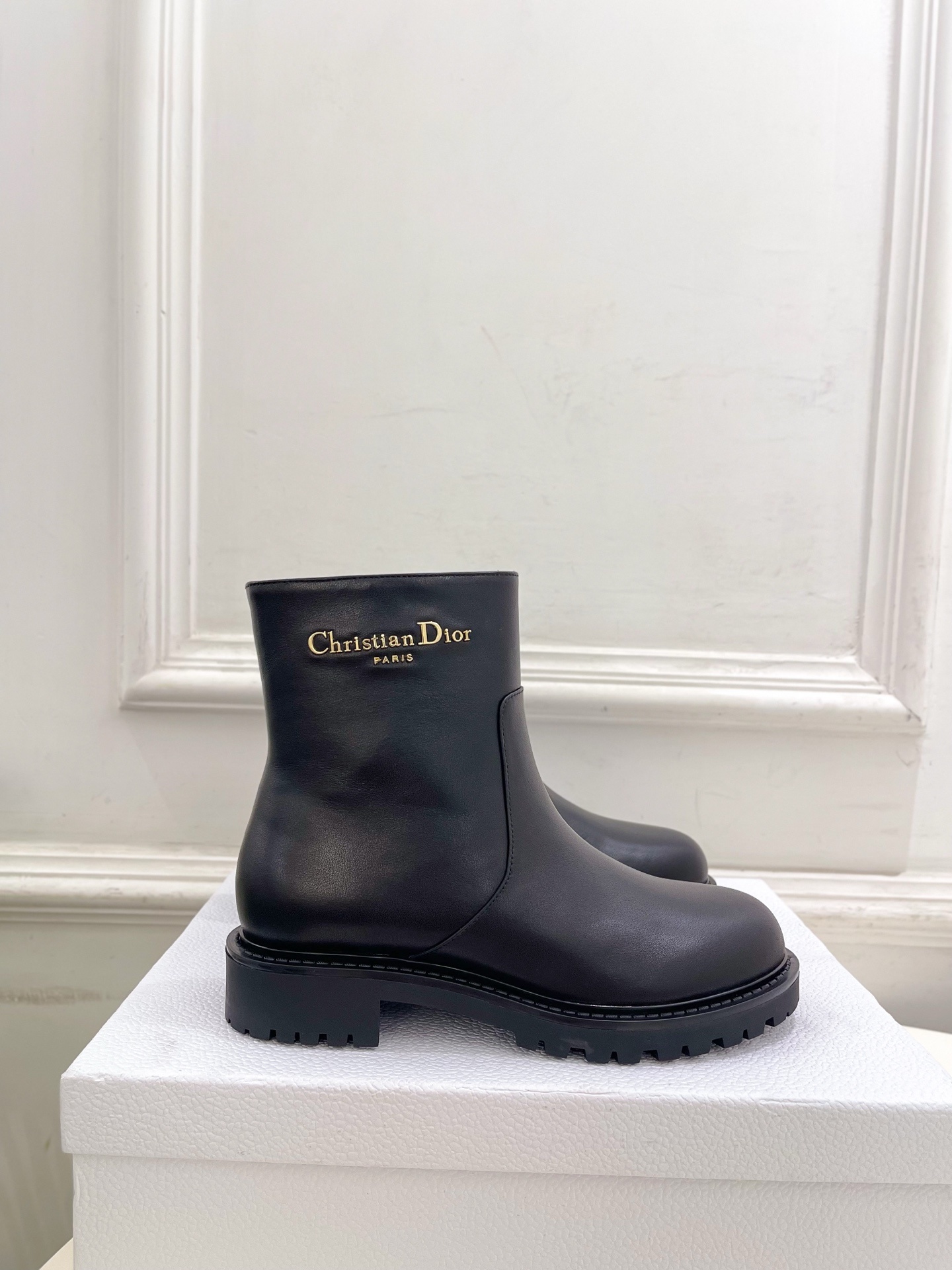 Dior | 迪奥 25𝐬𝐬🧡💚2025秋冬新品 顶级版本⚠️专柜主打新款 D-Town 金属字母扣及踝