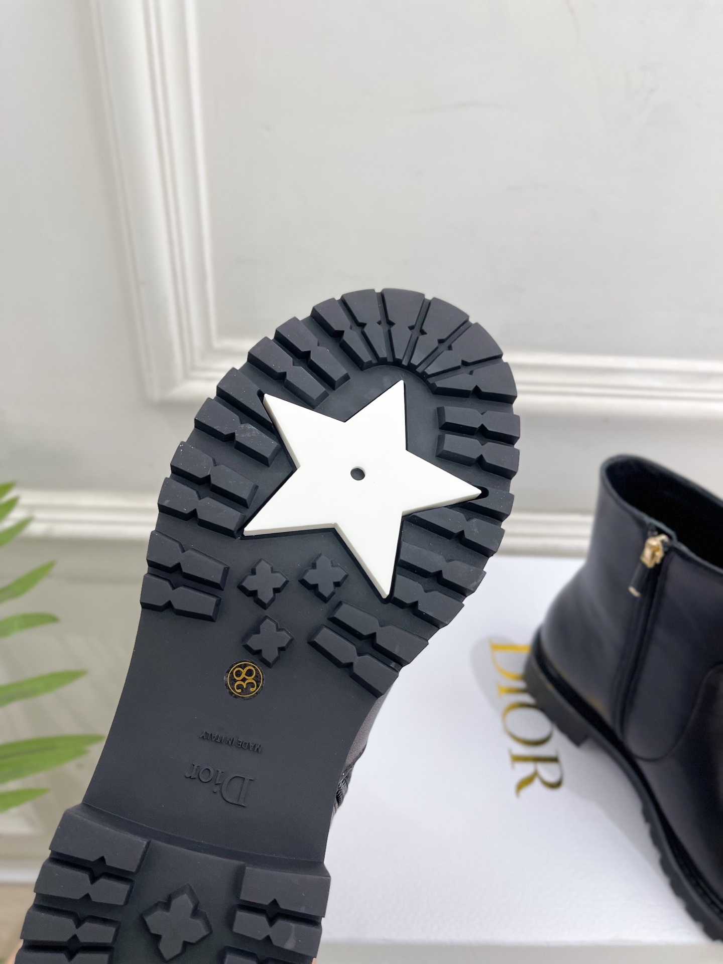 Dior | 迪奥 25𝐬𝐬🧡💚2025秋冬新品 顶级版本⚠️专柜主打新款 D-Town 金属字母扣及踝
