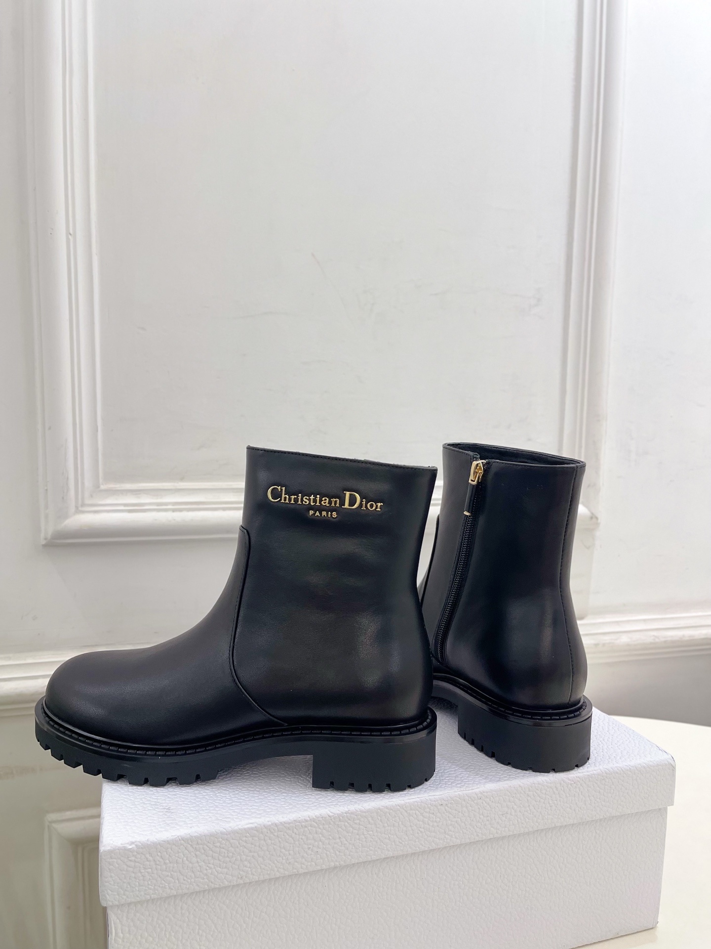 Dior | 迪奥 25𝐬𝐬🧡💚2025秋冬新品 顶级版本⚠️专柜主打新款 D-Town 金属字母扣及踝