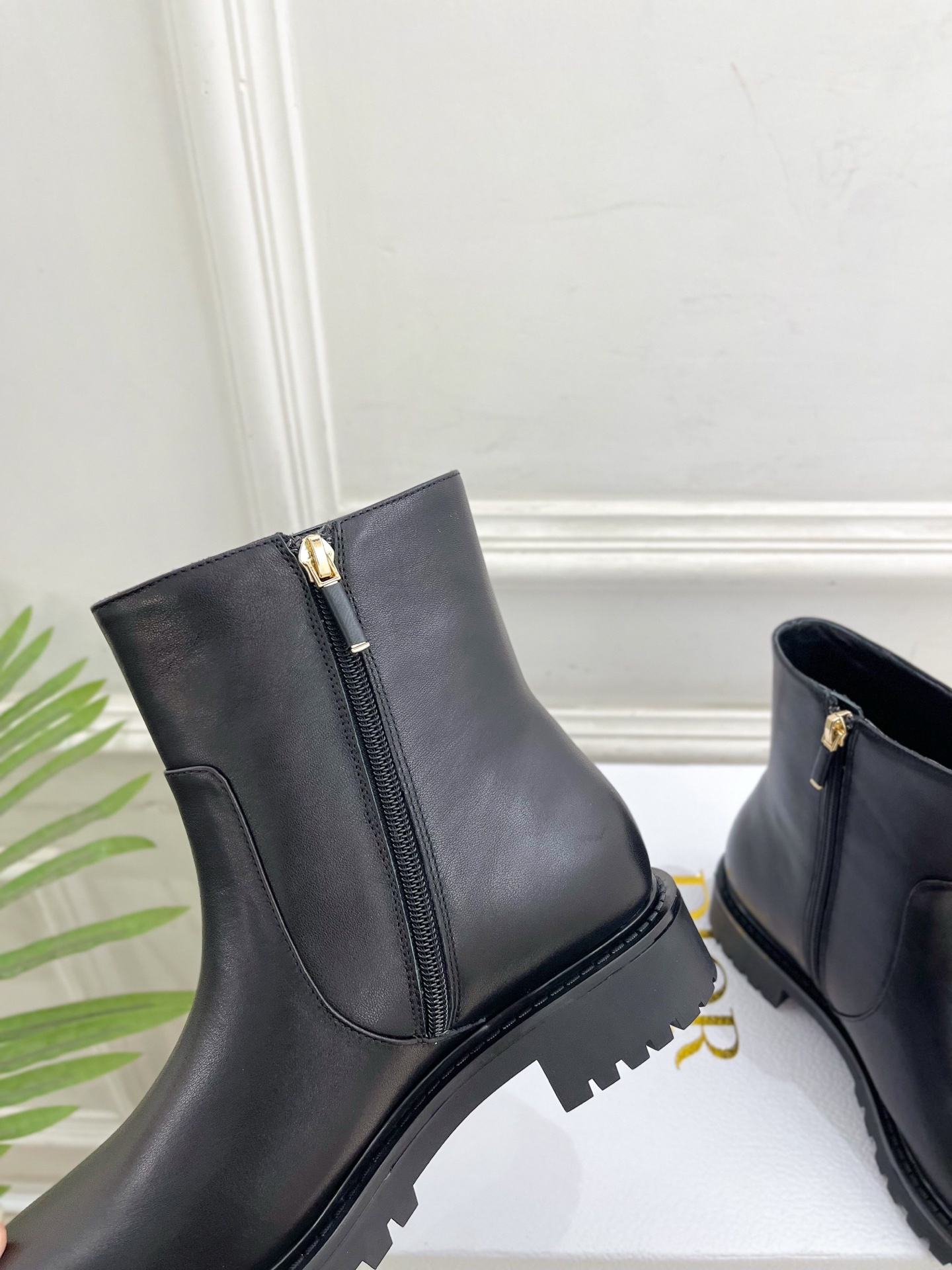 Dior | 迪奥 25𝐬𝐬🧡💚2025秋冬新品 顶级版本⚠️专柜主打新款 D-Town 金属字母扣及踝