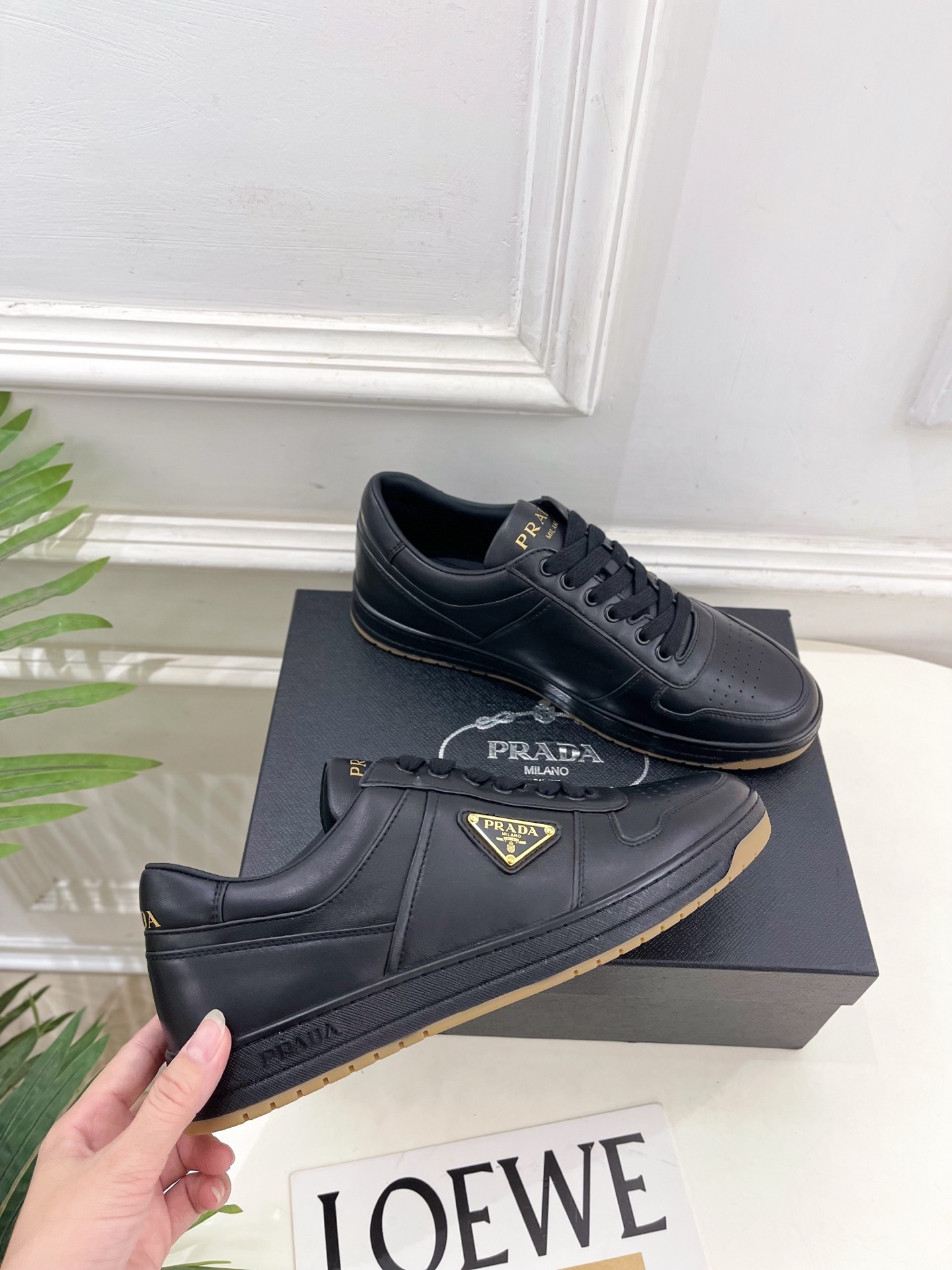 PRADA 普拉达 25𝐬𝐬 🌈专柜走秀款 秋冬新品 金属三角标情侣款系带运动鞋 小白鞋系列〰◽鞋面:原