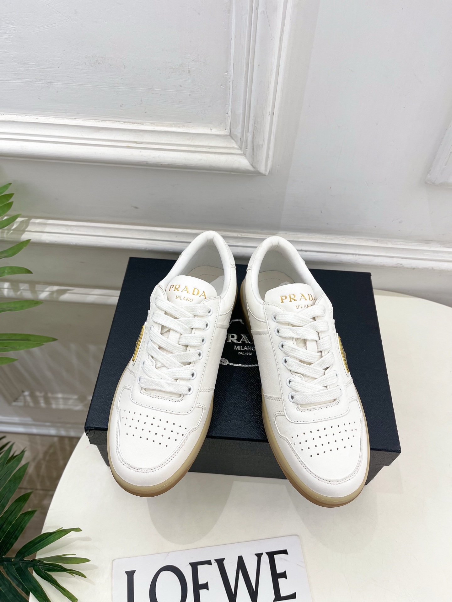 PRADA 普拉达 25𝐬𝐬 🌈专柜走秀款 秋冬新品 金属三角标情侣款系带运动鞋 小白鞋系列〰◽鞋面:原