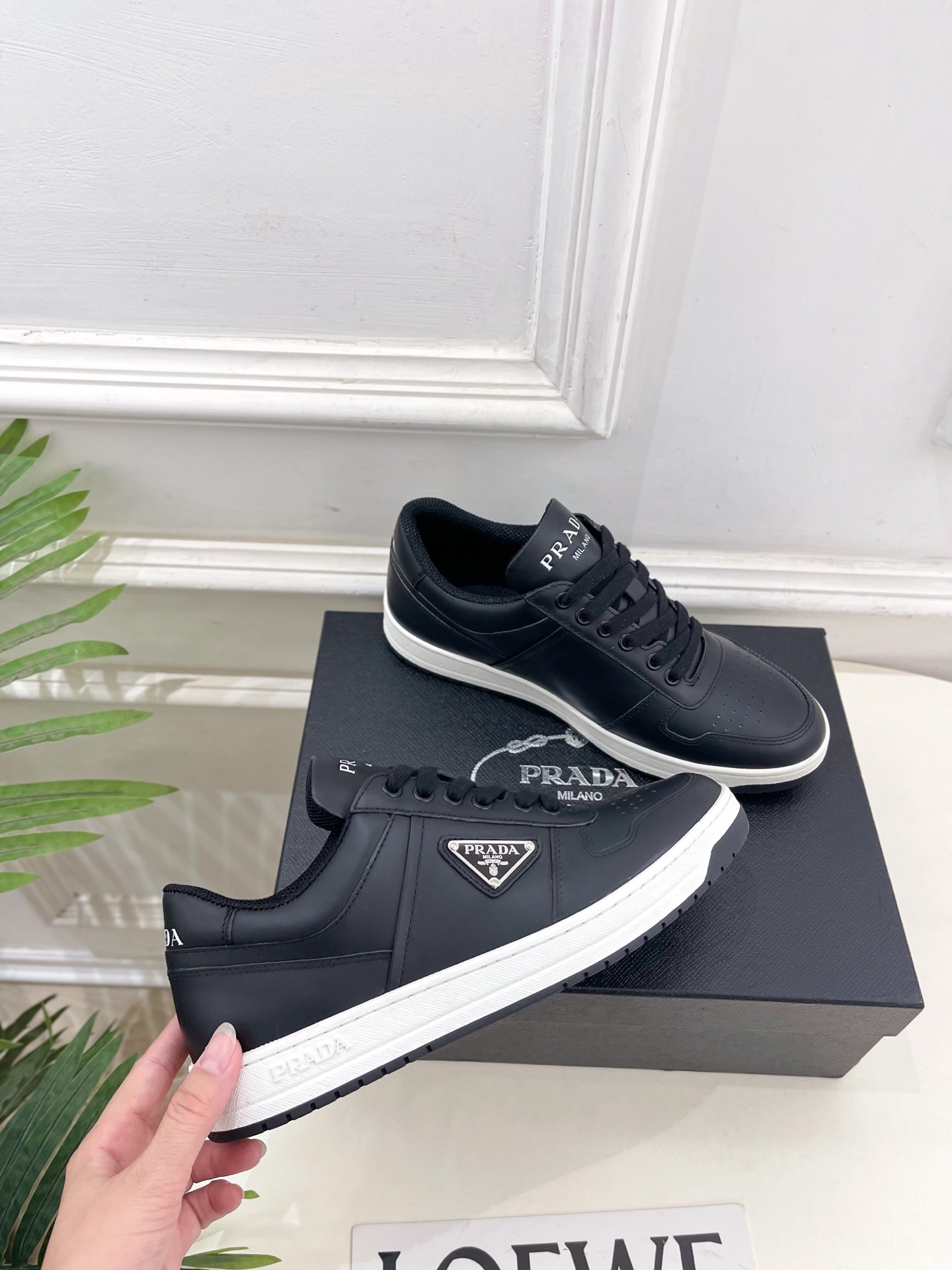 PRADA 普拉达 25𝐬𝐬 🌈专柜走秀款 秋冬新品 金属三角标情侣款系带运动鞋 小白鞋系列〰◽鞋面:原
