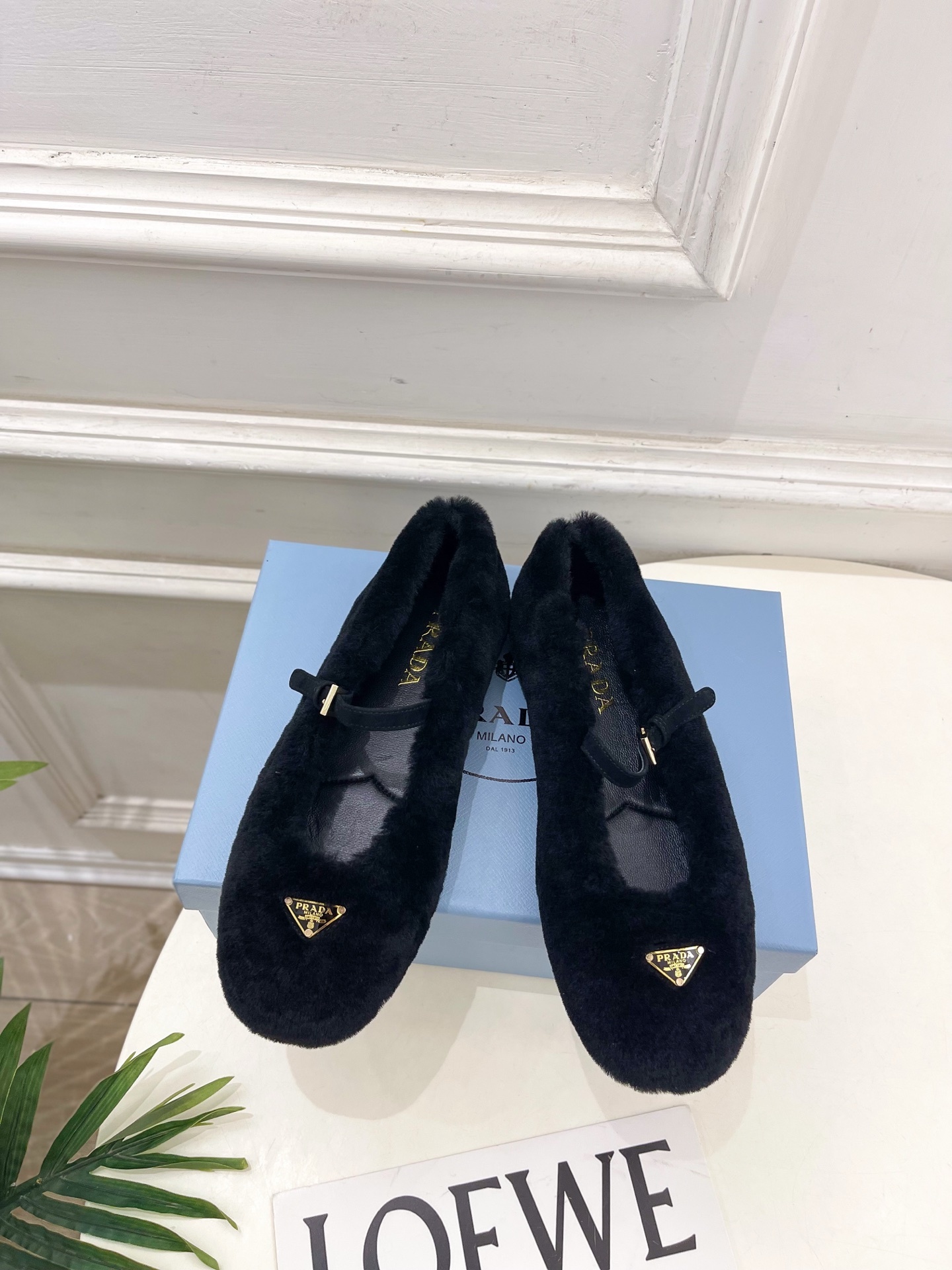 PRADA 普拉达 25𝐬𝐬 🌈专柜走秀款2025秋冬新品 三角标玛丽珍毛毛鞋系列〰◽鞋面:高定制进口澳