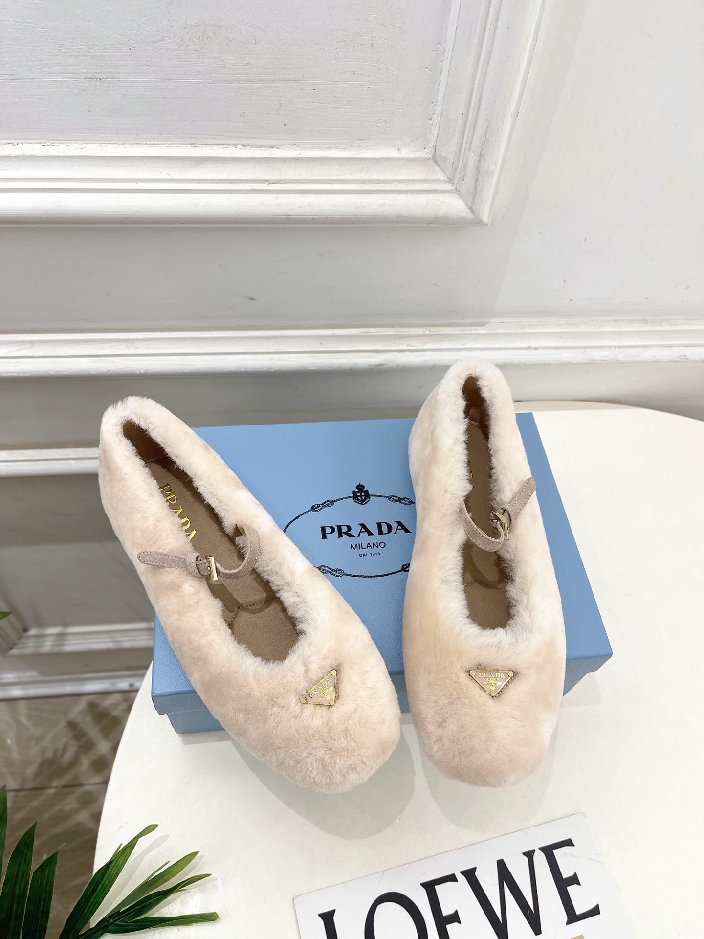 PRADA 普拉达 25𝐬𝐬 🌈专柜走秀款2025秋冬新品 三角标玛丽珍毛毛鞋系列〰◽鞋面:高定制进口澳