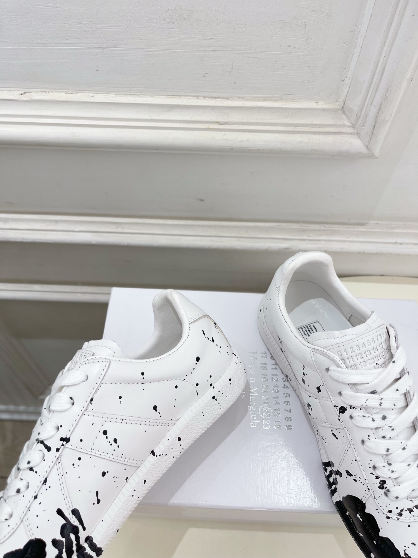 Maison Margiela· 马吉拉 2025ss 秋冬新品 涂鸦皮面德训鞋 休闲鞋————————