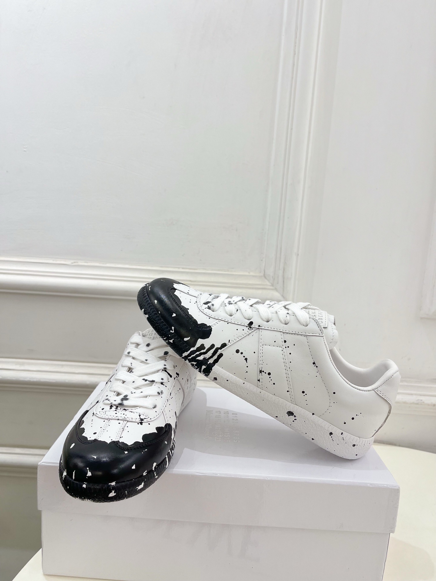 Maison Margiela· 马吉拉 2025ss 秋冬新品 涂鸦皮面德训鞋 休闲鞋————————