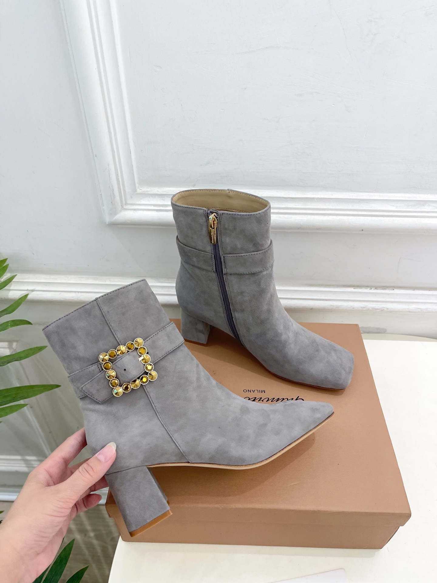 Gianvito Rossi|吉安维托·罗西 25𝐬𝐬2025秋冬新品 GR金属钻扣方头粗跟短靴 火爆上