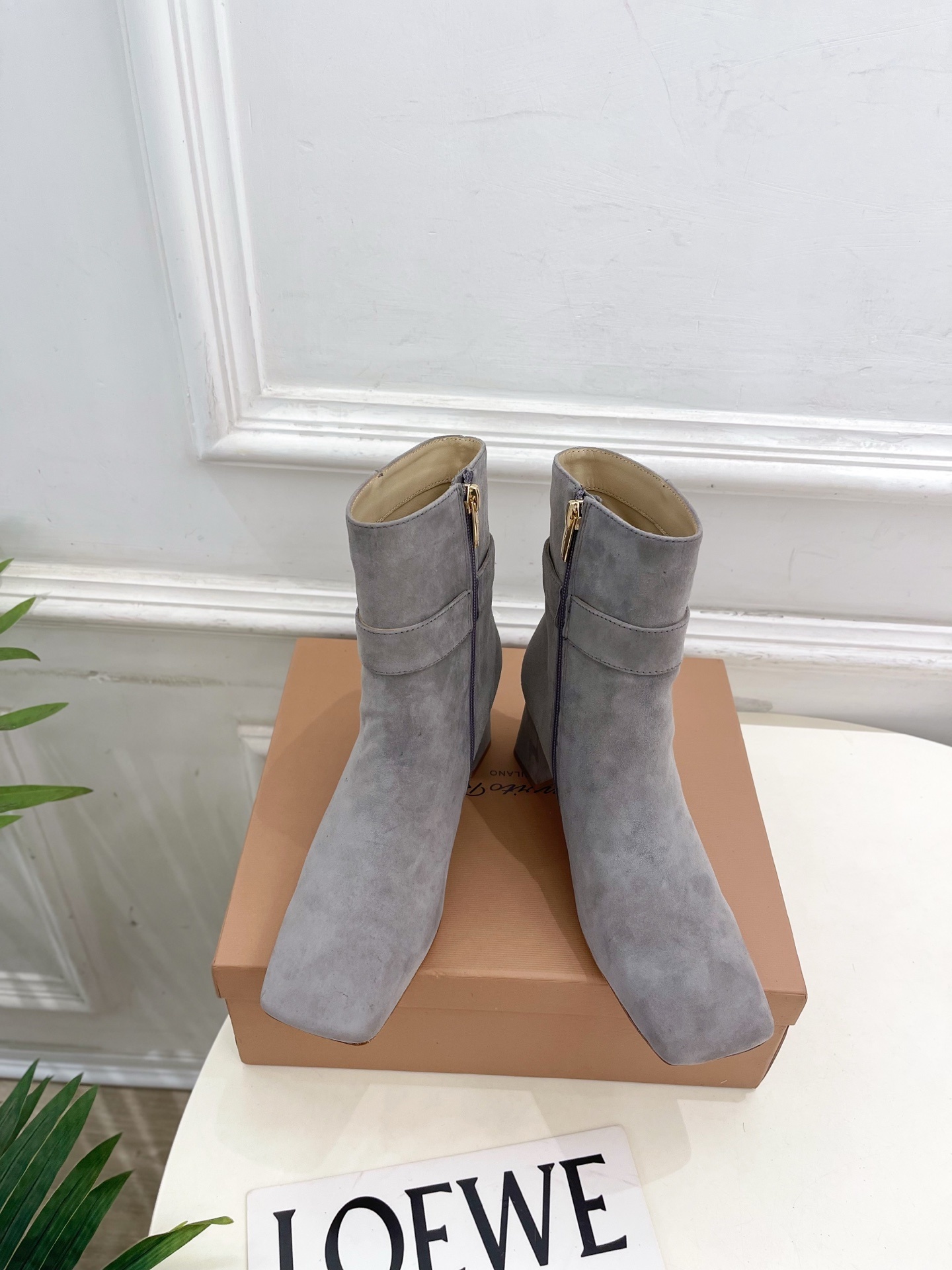 Gianvito Rossi|吉安维托·罗西 25𝐬𝐬2025秋冬新品 GR金属钻扣方头粗跟短靴 火爆上