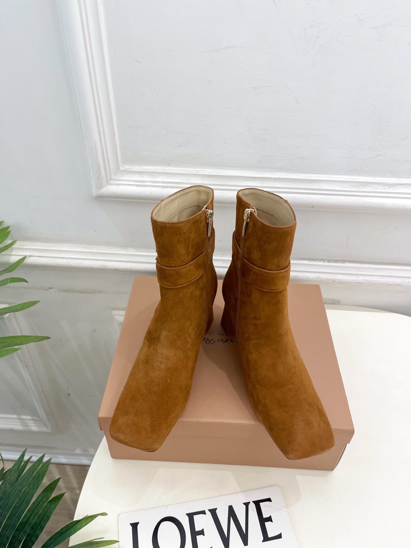 Gianvito Rossi|吉安维托·罗西 25𝐬𝐬2025秋冬新品 GR金属钻扣方头粗跟短靴 火爆上