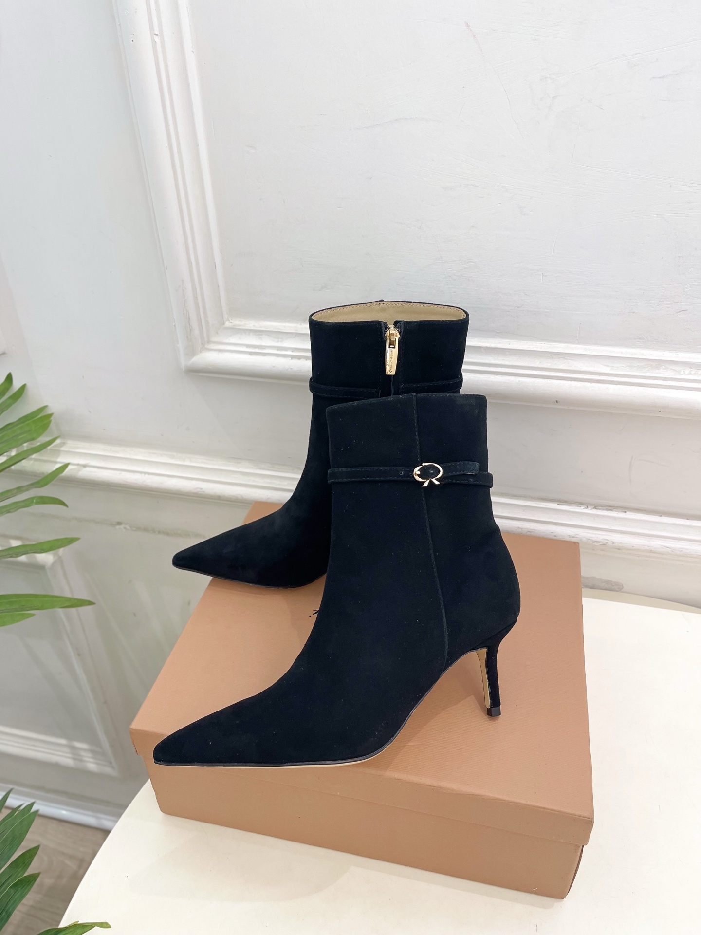Gianvito Rossi|吉安维托·罗西 25𝐬𝐬2025秋冬新品 GR侧拉链尖头小猫跟短靴 火爆上