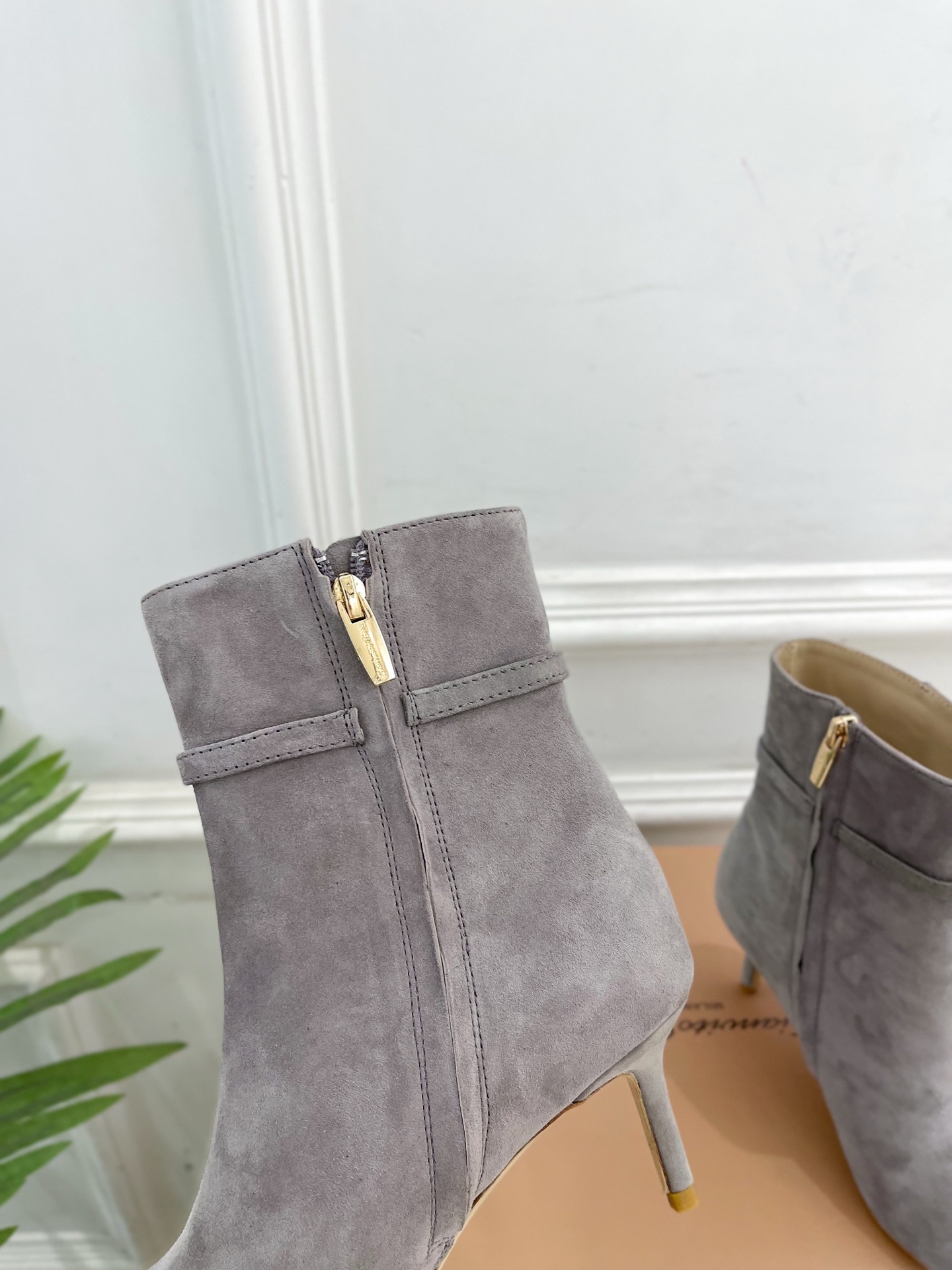 Gianvito Rossi|吉安维托·罗西 25𝐬𝐬2025秋冬新品 GR侧拉链尖头小猫跟短靴 火爆上