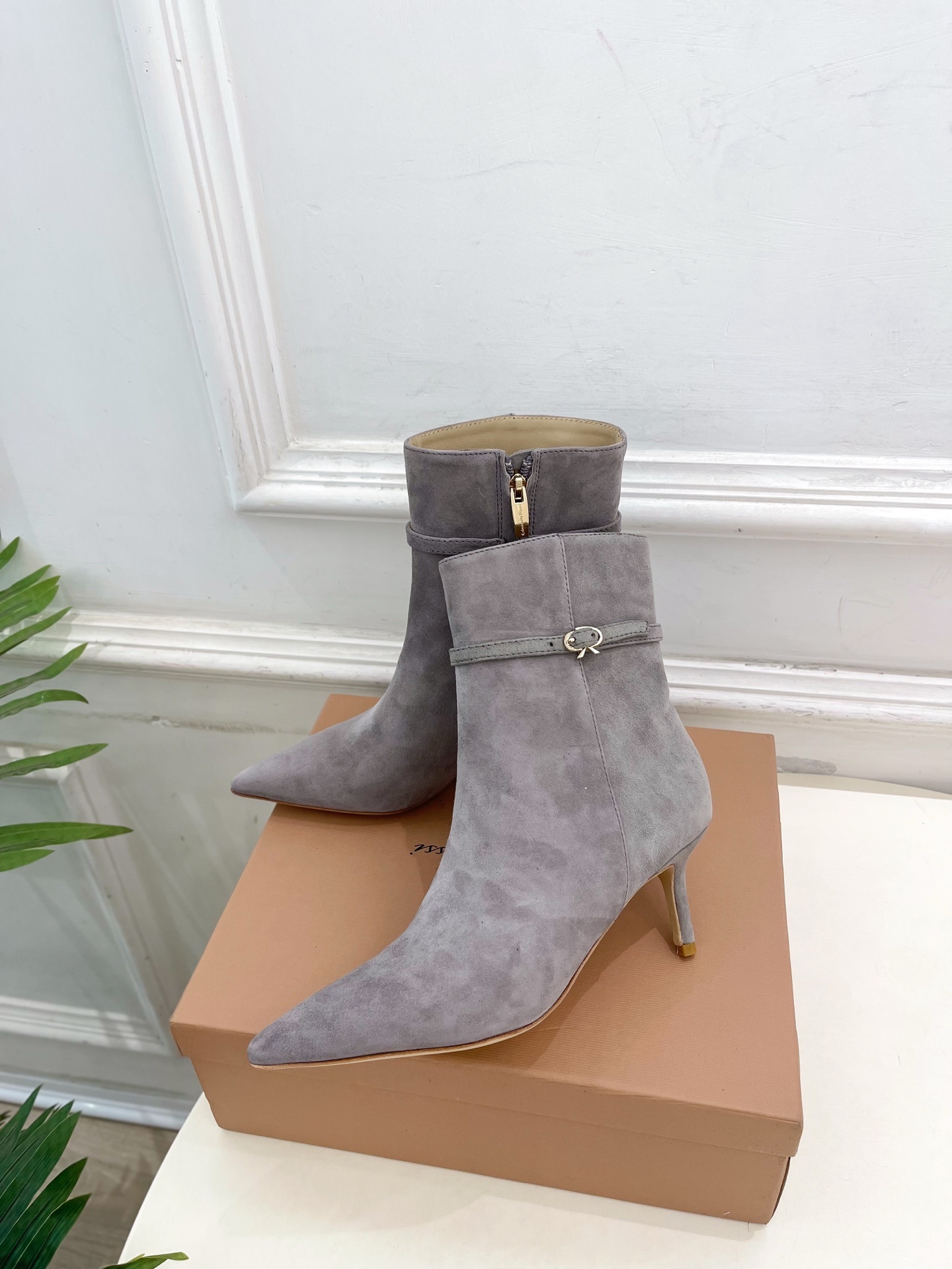 Gianvito Rossi|吉安维托·罗西 25𝐬𝐬2025秋冬新品 GR侧拉链尖头小猫跟短靴 火爆上