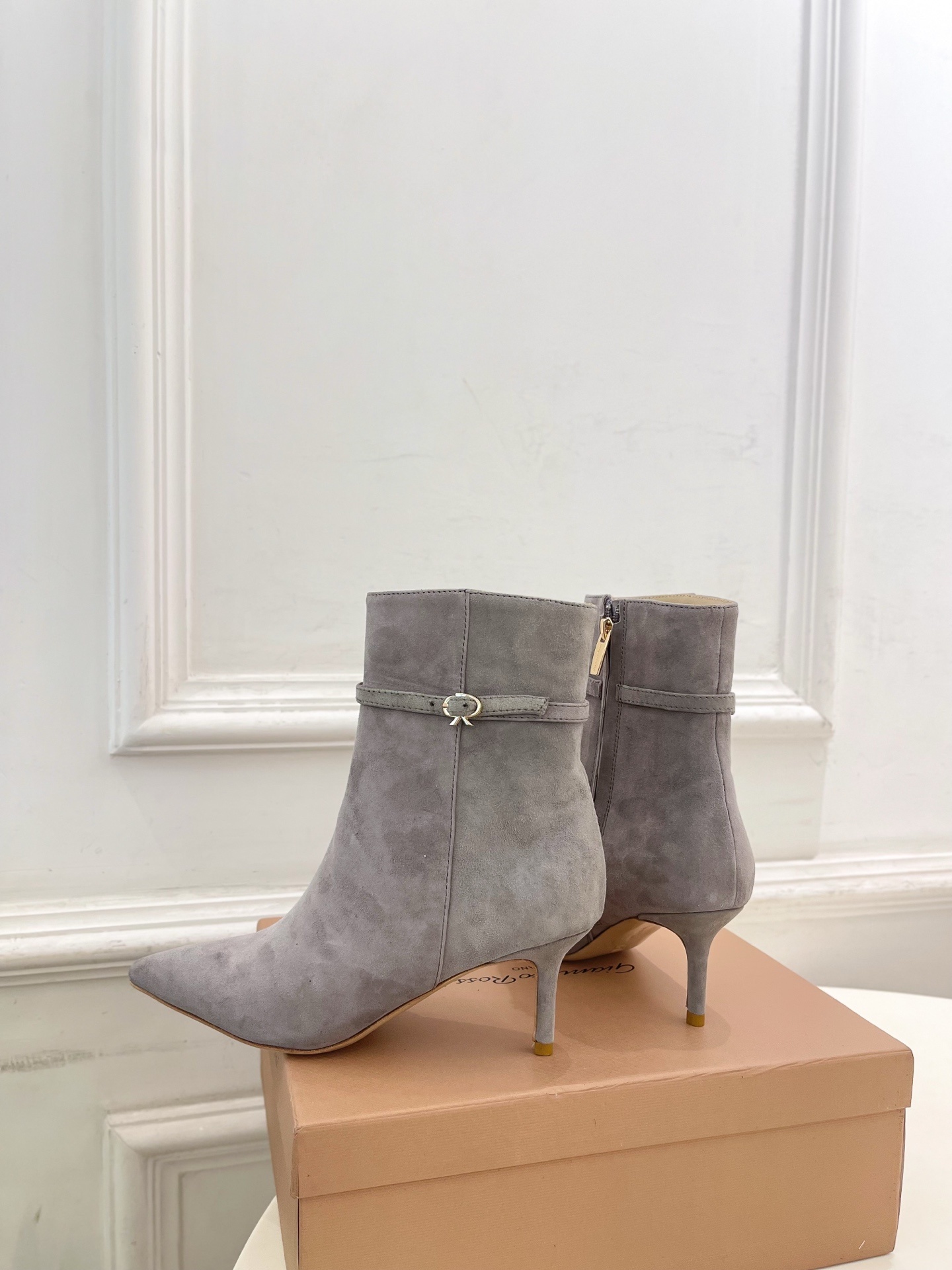 Gianvito Rossi|吉安维托·罗西 25𝐬𝐬2025秋冬新品 GR侧拉链尖头小猫跟短靴 火爆上