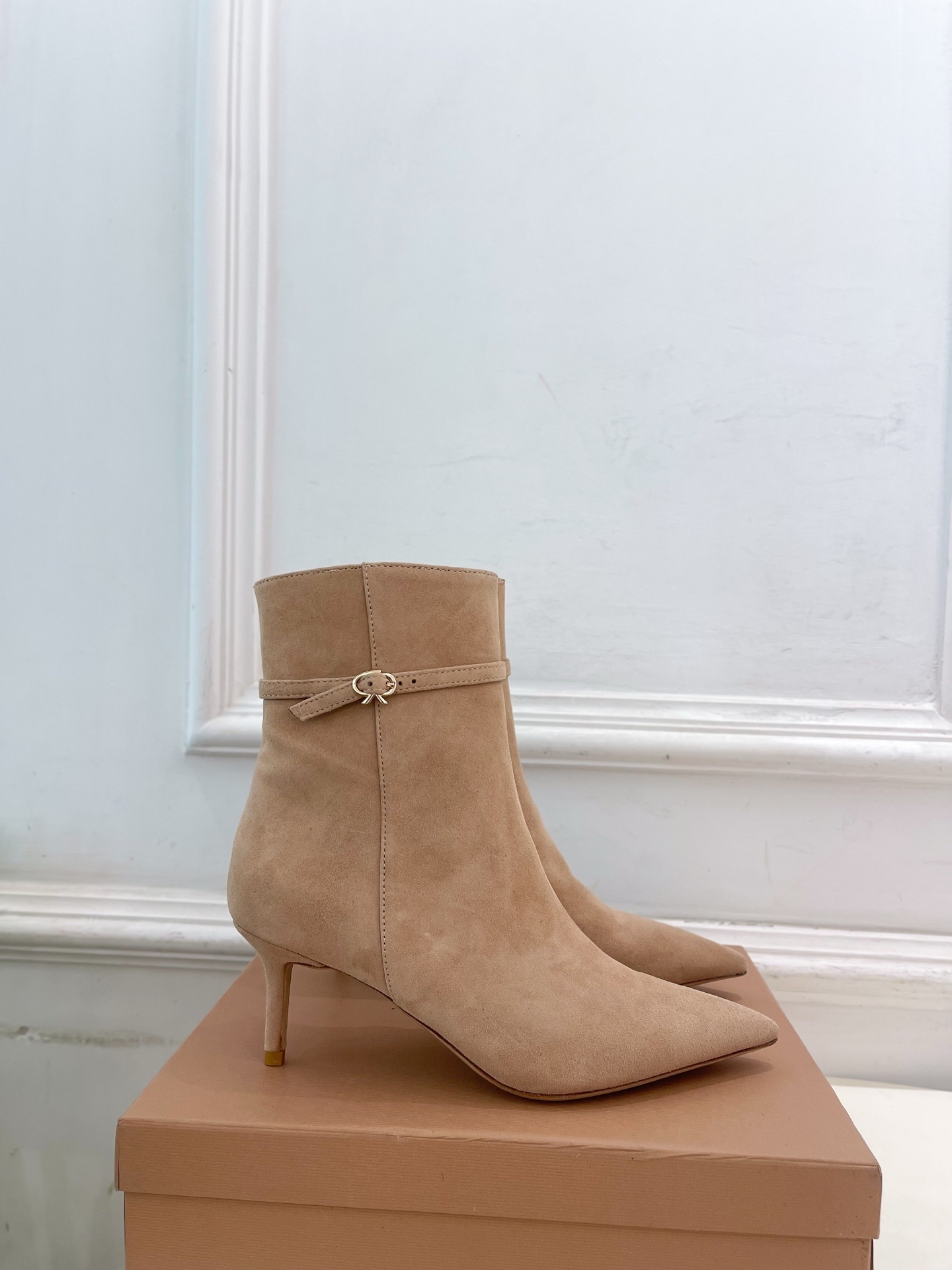 Gianvito Rossi|吉安维托·罗西 25𝐬𝐬2025秋冬新品 GR侧拉链尖头小猫跟短靴 火爆上