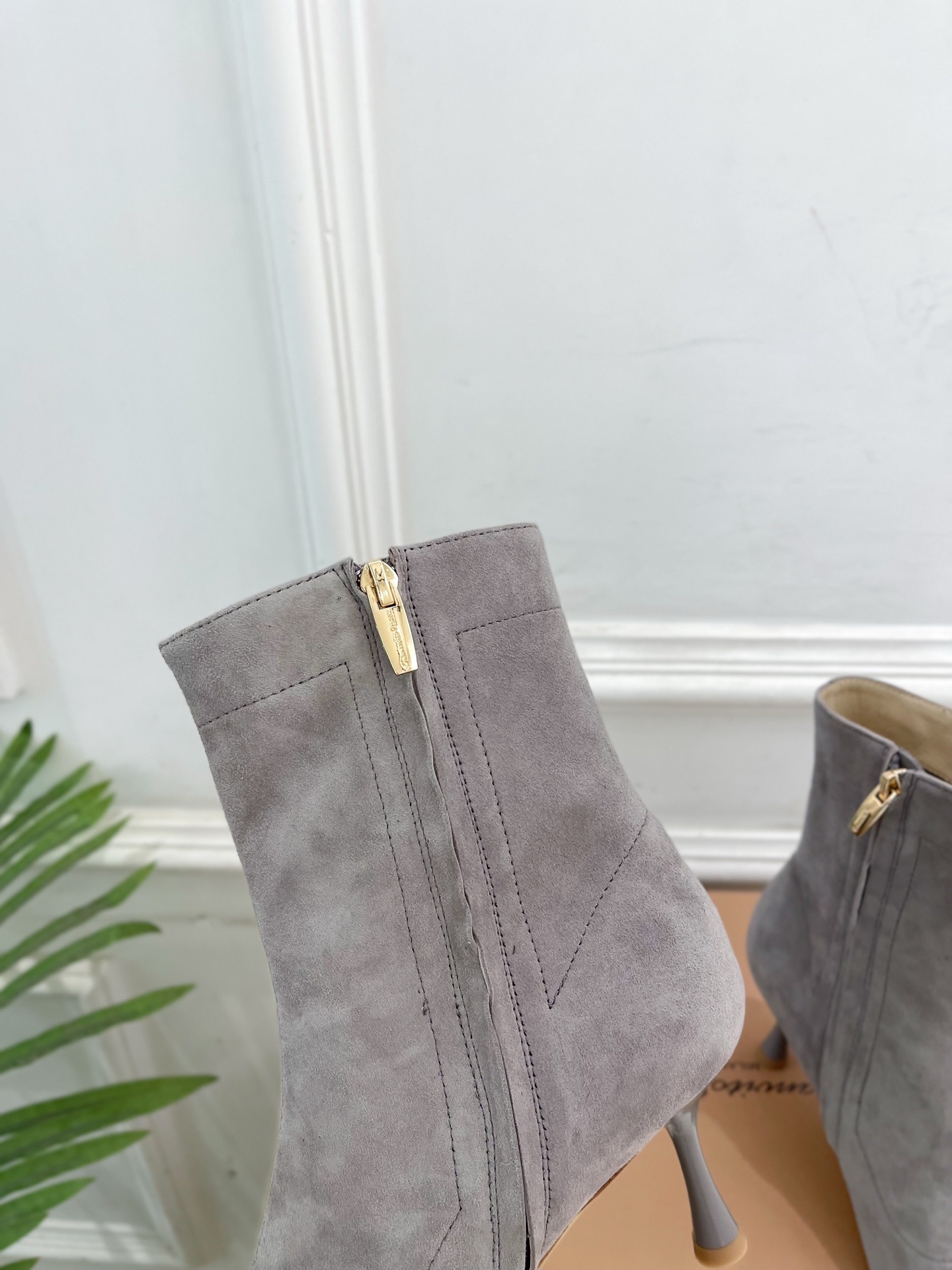 Gianvito Rossi|吉安维托·罗西 25𝐬𝐬2025秋冬新品 GR侧拉链尖头高跟短靴 火爆上新