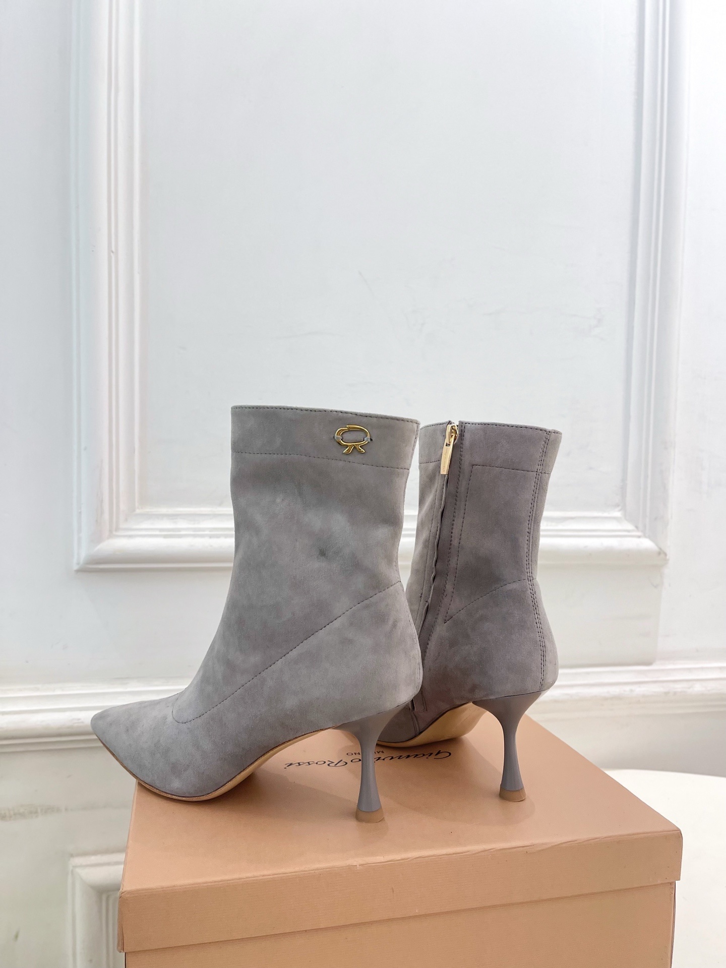 Gianvito Rossi|吉安维托·罗西 25𝐬𝐬2025秋冬新品 GR侧拉链尖头高跟短靴 火爆上新