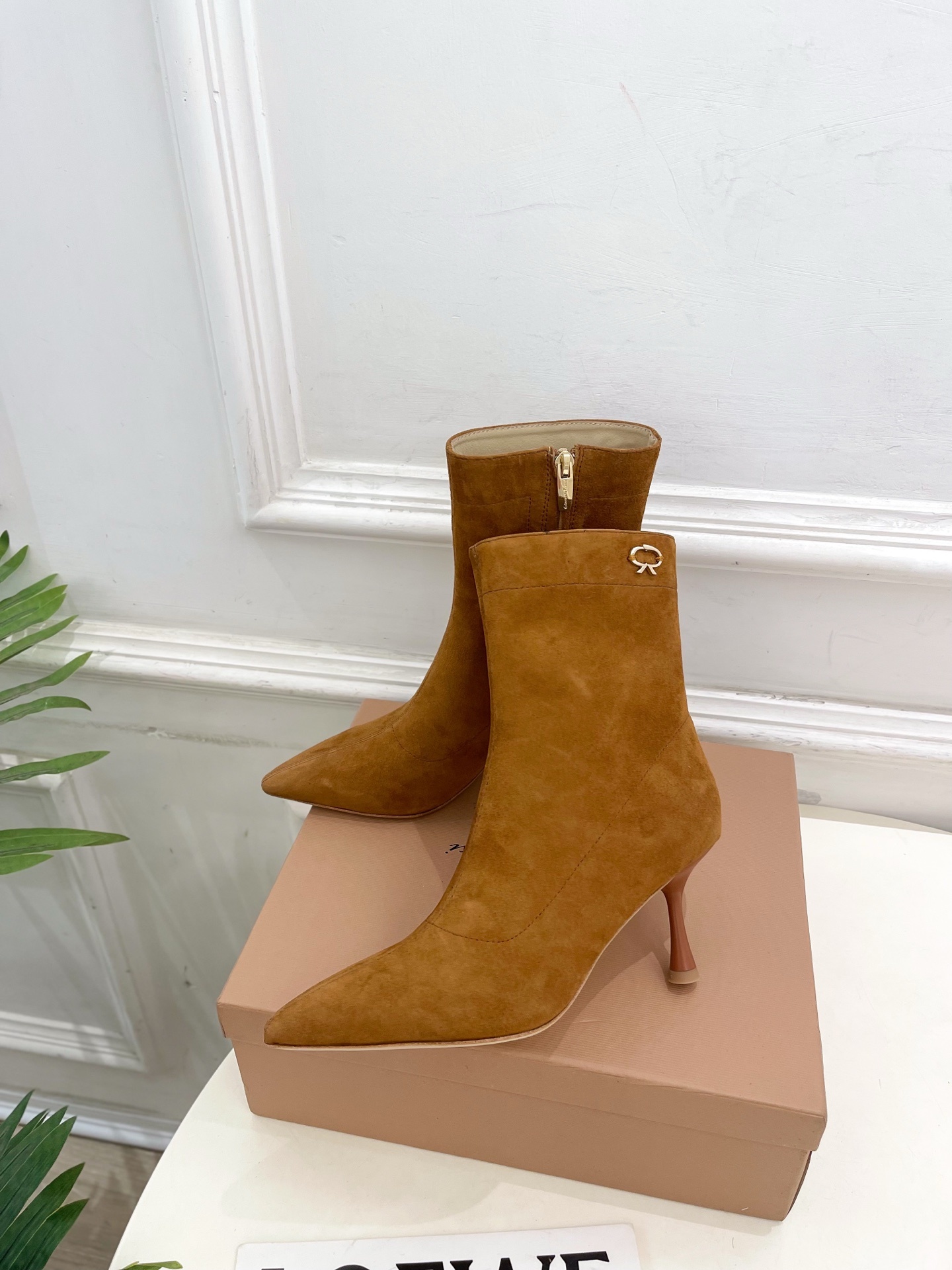 Gianvito Rossi|吉安维托·罗西 25𝐬𝐬2025秋冬新品 GR侧拉链尖头高跟短靴 火爆上新