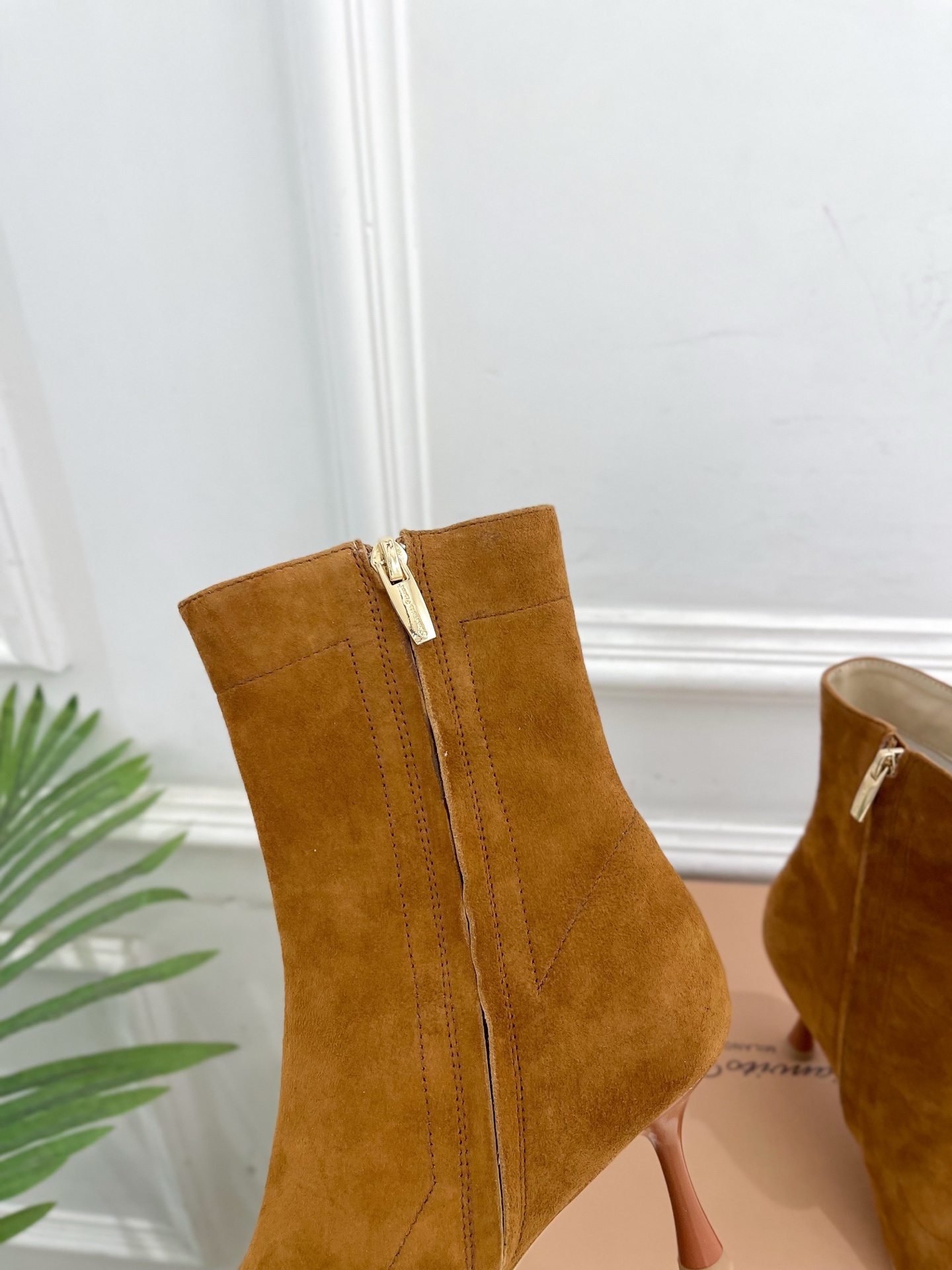 Gianvito Rossi|吉安维托·罗西 25𝐬𝐬2025秋冬新品 GR侧拉链尖头高跟短靴 火爆上新