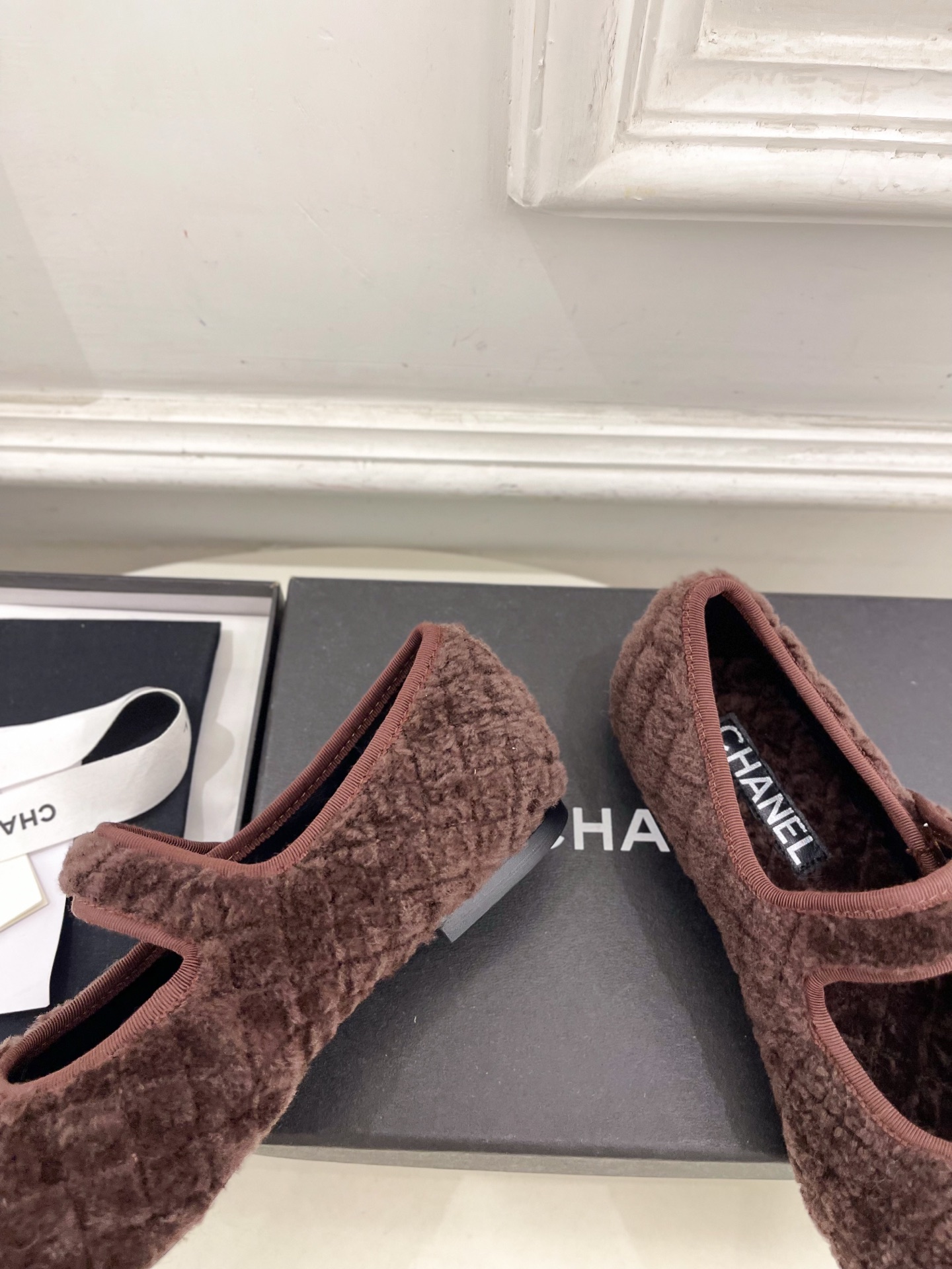 𝐂𝐇𝐀𝐍𝐄𝐋 | 小香 25𝐬𝐬 🦋2025 秋冬秀场新品 小香经典菱格书包扣玛丽珍毛毛鞋 系列上新〰🍬