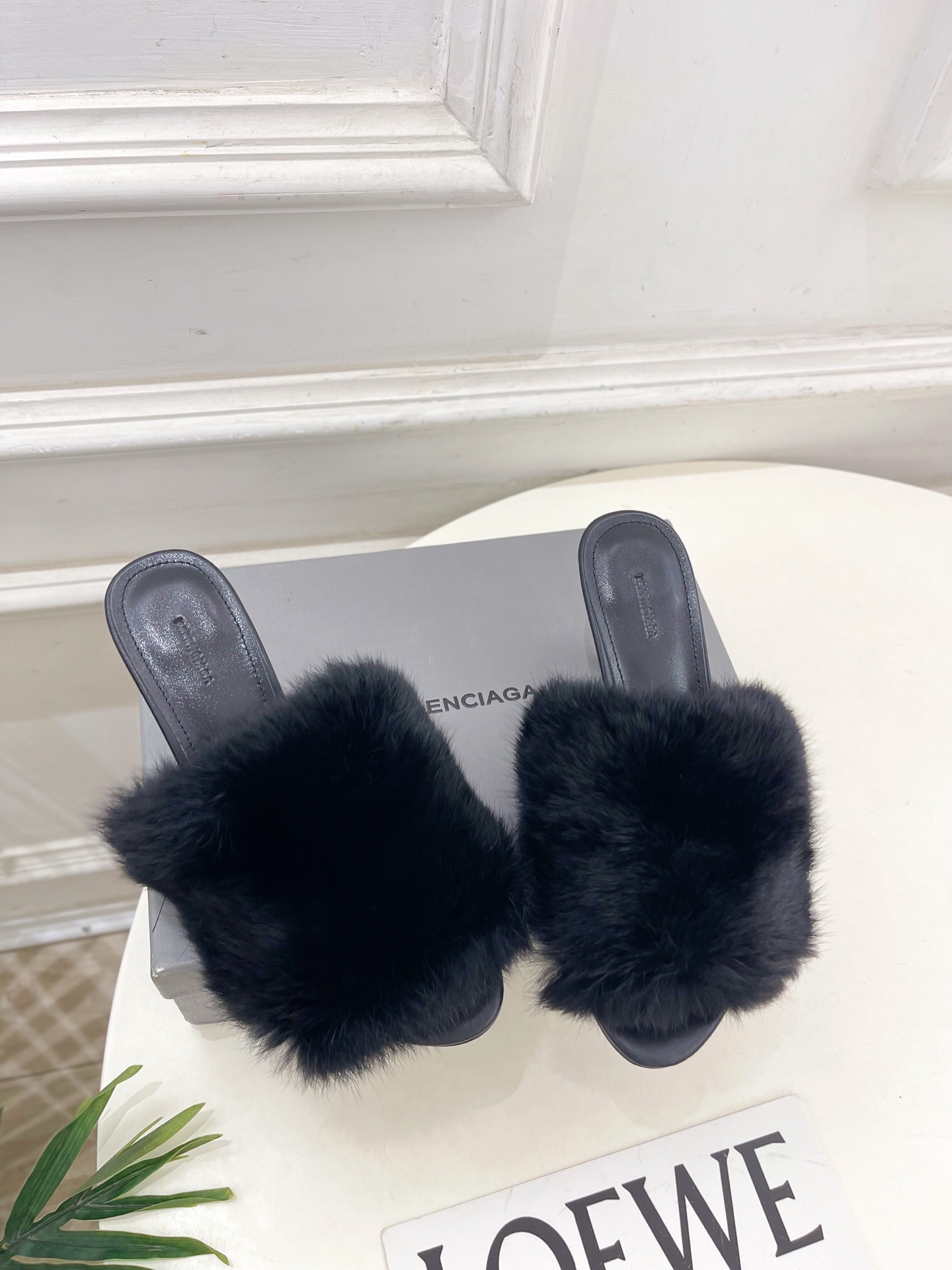 Balenciaga | 巴黎世家 25𝐬𝐬 ⭐️2025秋冬新品高跟毛毛拖鞋超火爆 众明星网红潮人大秀