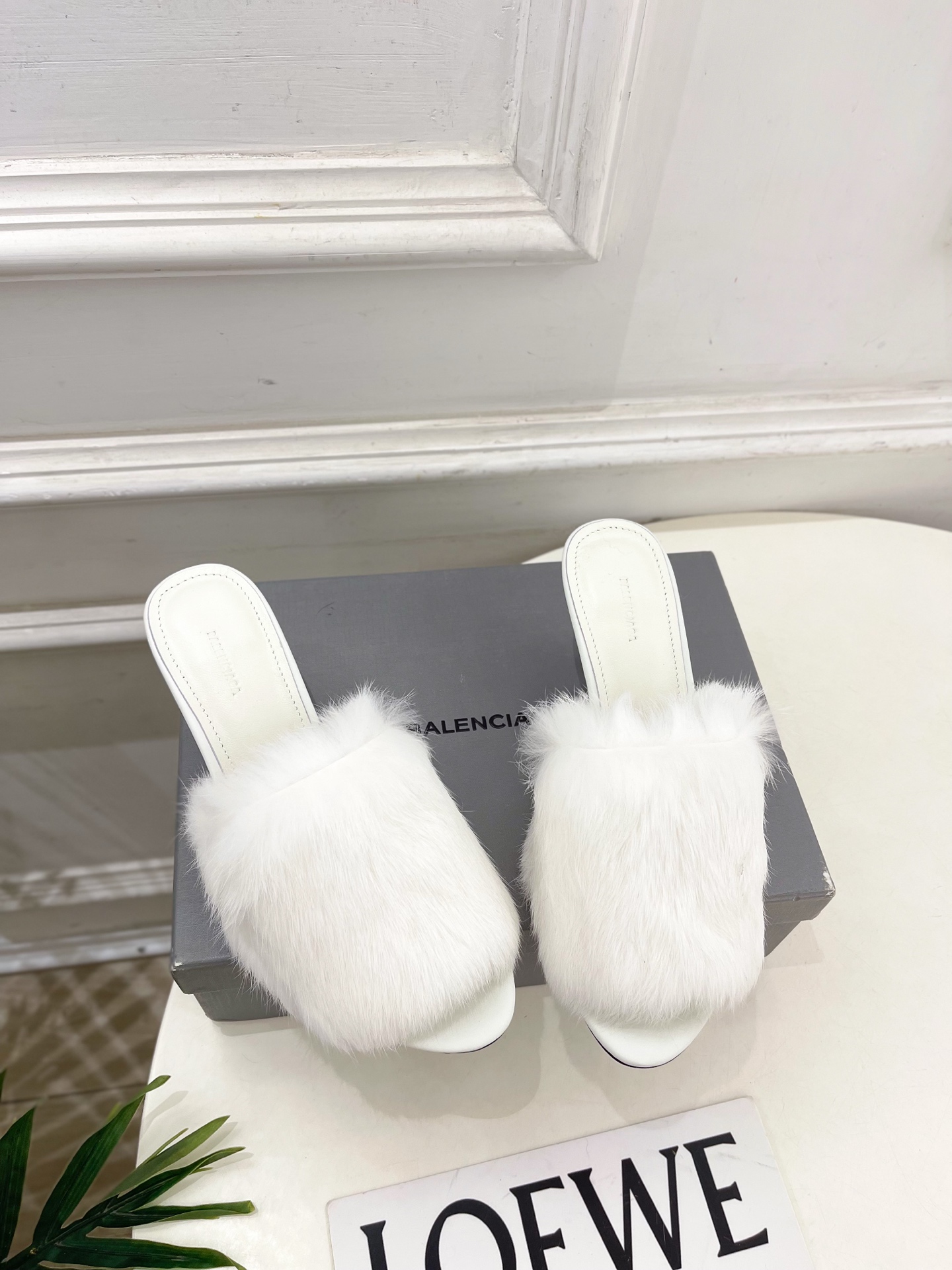 Balenciaga | 巴黎世家 25𝐬𝐬 ⭐️2025秋冬新品高跟毛毛拖鞋超火爆 众明星网红潮人大秀