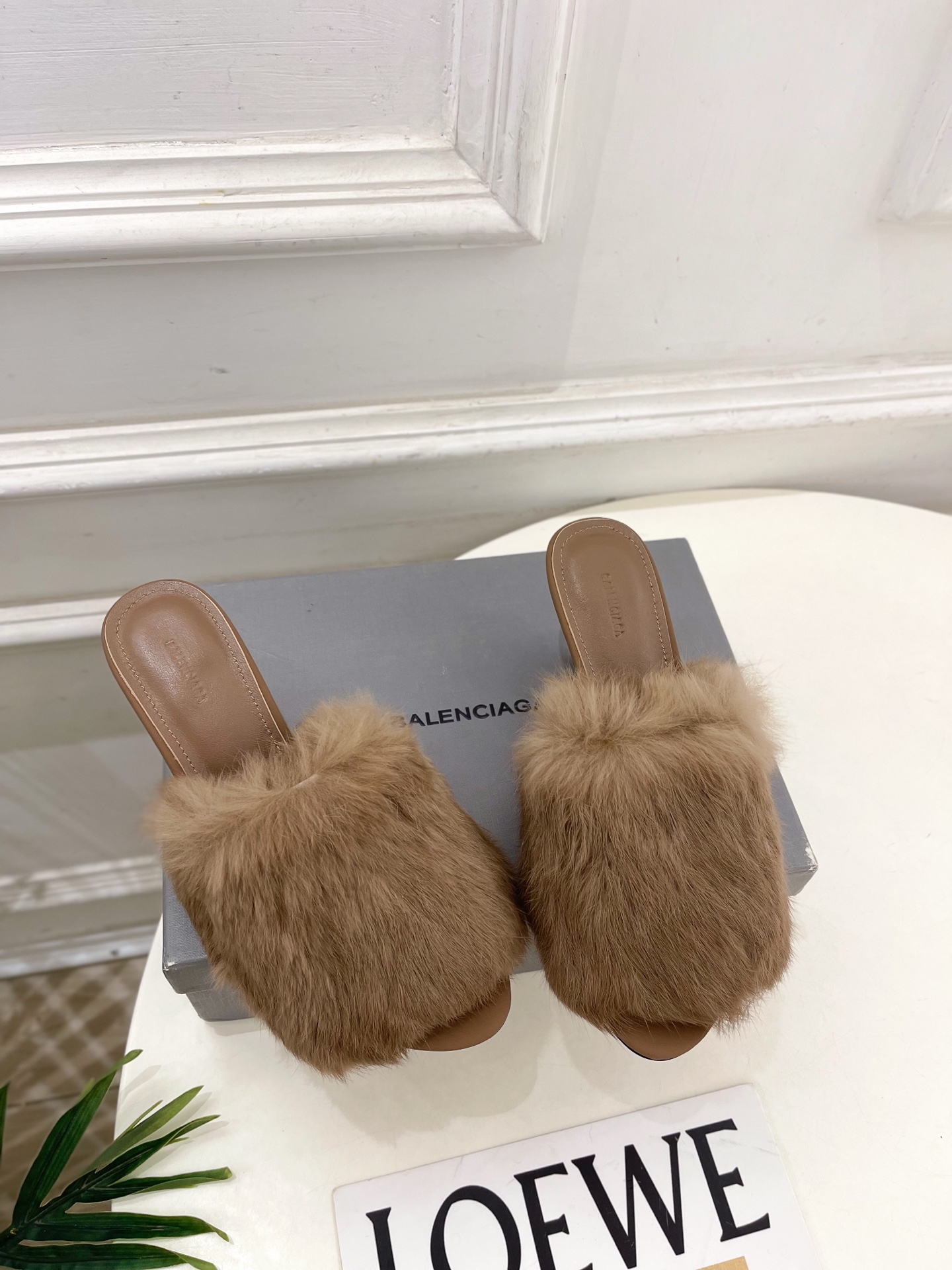 Balenciaga | 巴黎世家 25𝐬𝐬 ⭐️2025秋冬新品高跟毛毛拖鞋超火爆 众明星网红潮人大秀