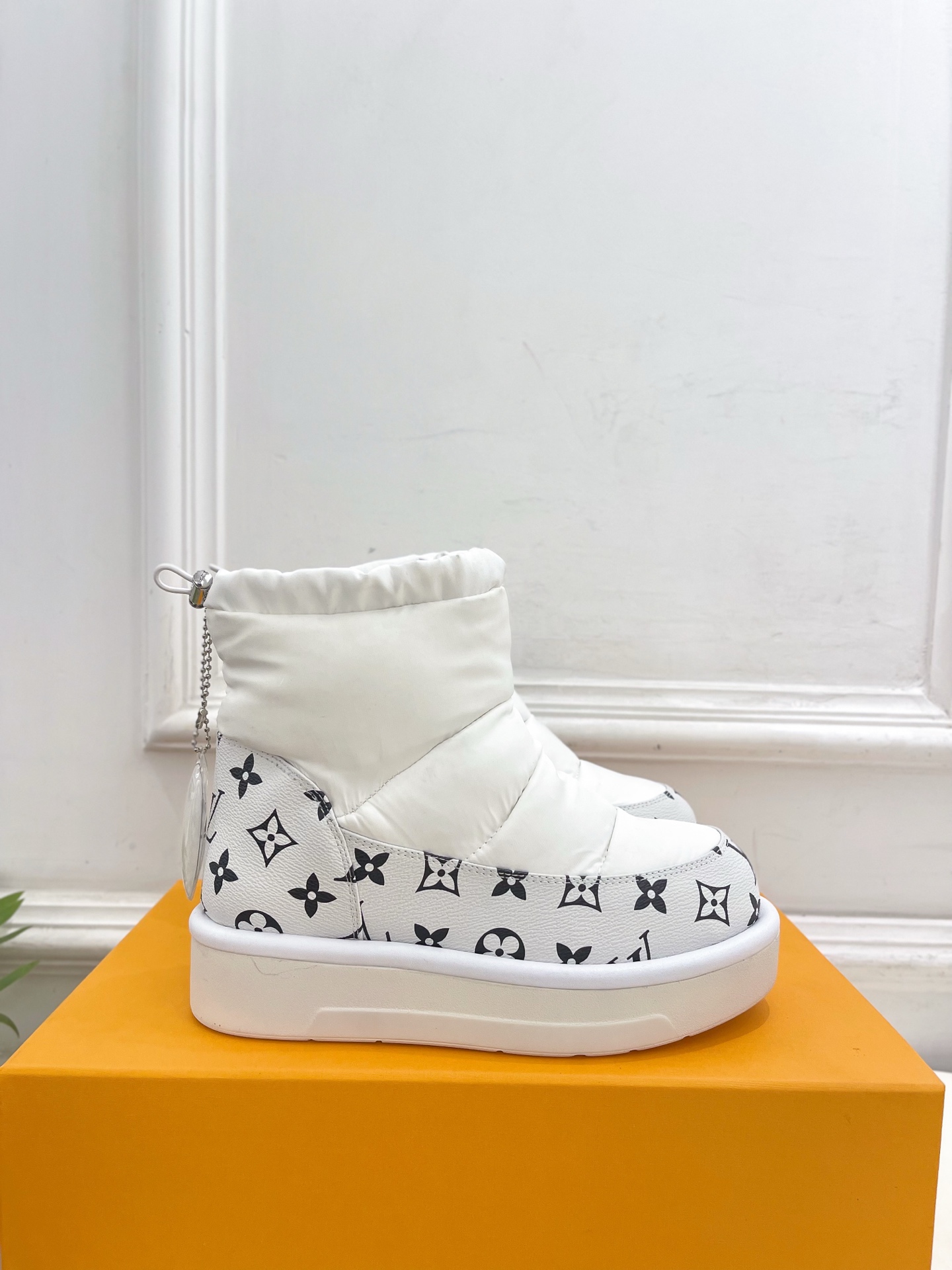 LV | 路易威登 25𝐬𝐬 🧡💚2025秋冬新品 顶级版本⚠️专柜主打最新款LV 老花羽绒雪地靴 硬货