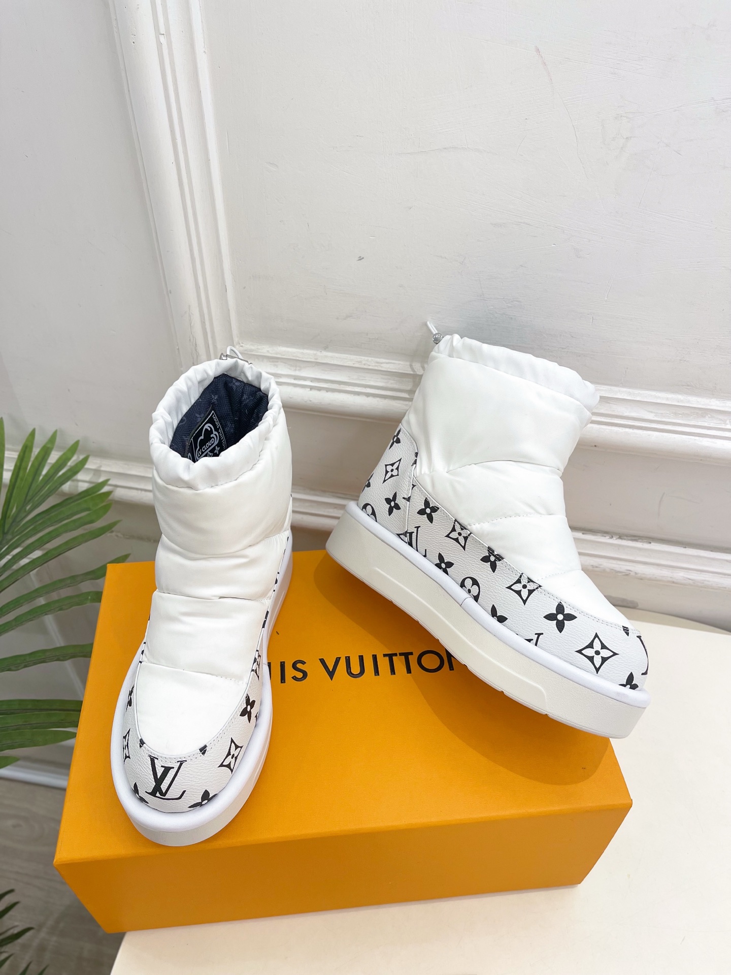 LV | 路易威登 25𝐬𝐬 🧡💚2025秋冬新品 顶级版本⚠️专柜主打最新款LV 老花羽绒雪地靴 硬货
