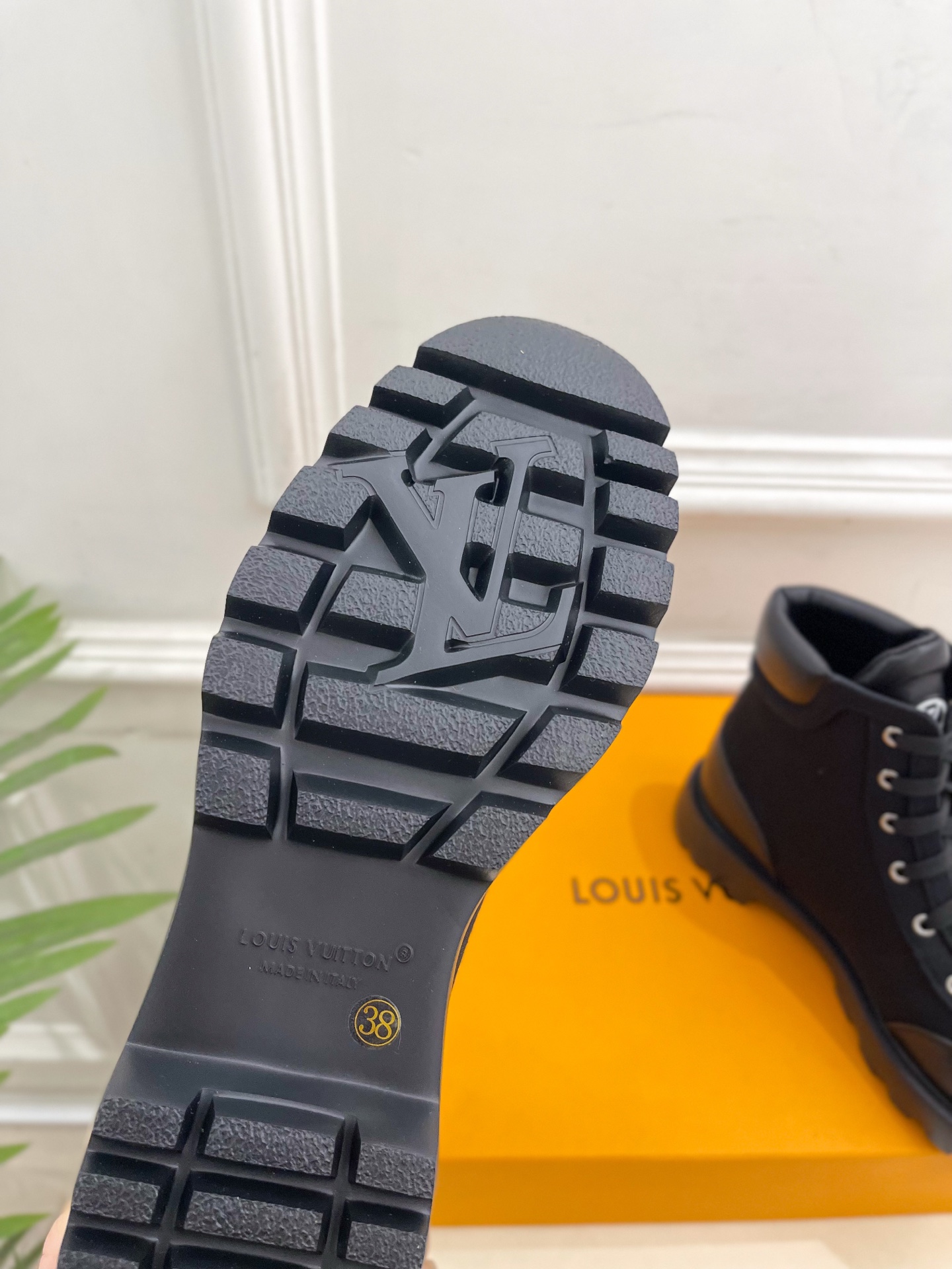 LV | 路易威登 25𝐬𝐬🧡💚2025秋冬新品 顶级版本⚠️专柜主打最新款 经典老花系带马丁靴短靴 硬
