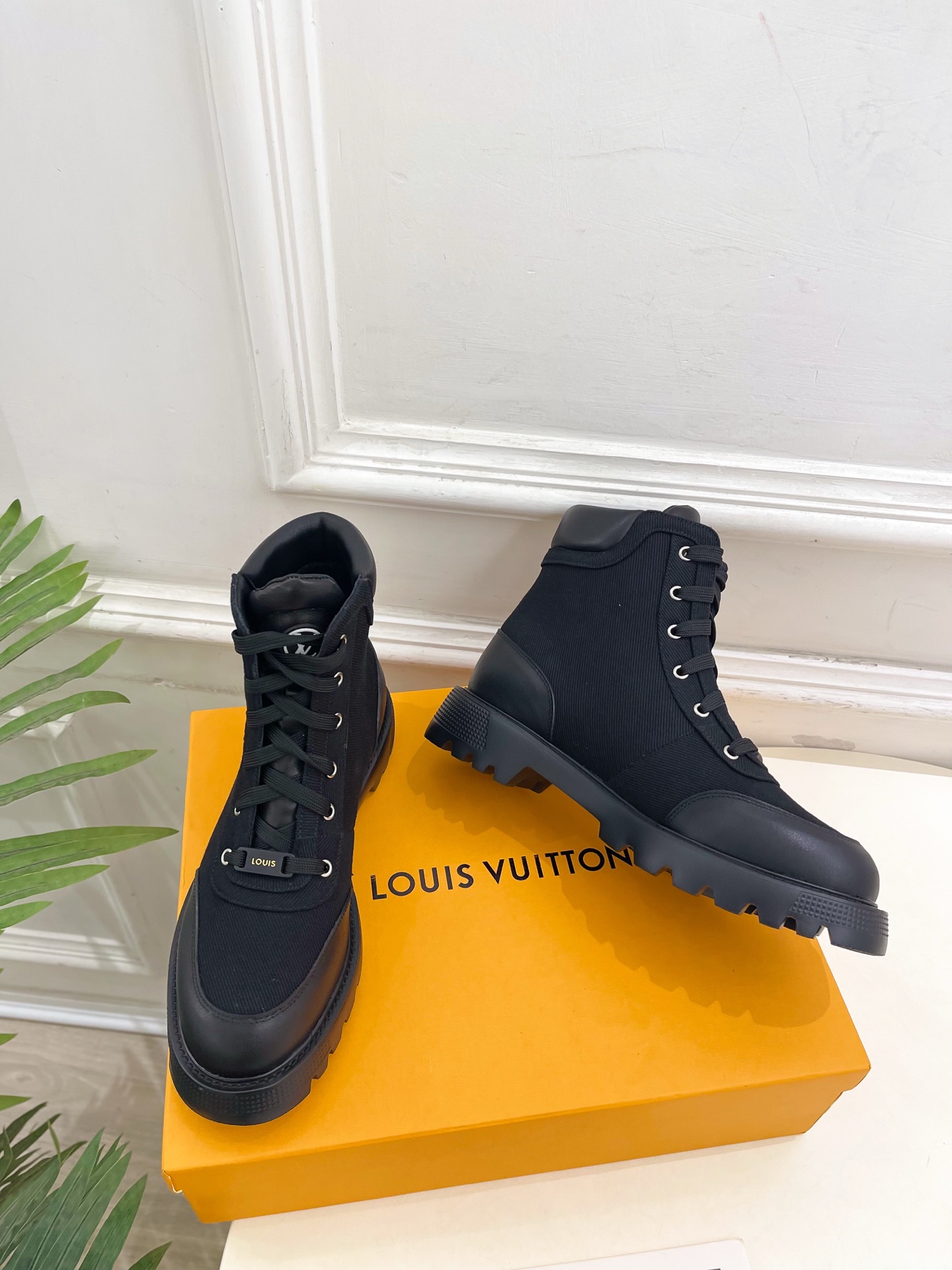 LV | 路易威登 25𝐬𝐬🧡💚2025秋冬新品 顶级版本⚠️专柜主打最新款 经典老花系带马丁靴短靴 硬
