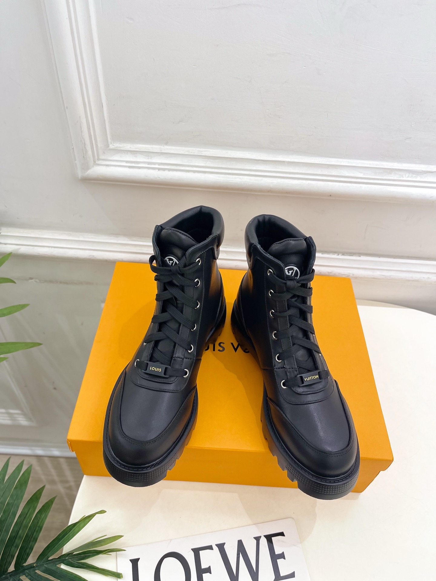 LV | 路易威登 25𝐬𝐬🧡💚2025秋冬新品 顶级版本⚠️专柜主打最新款 经典老花系带马丁靴短靴 硬
