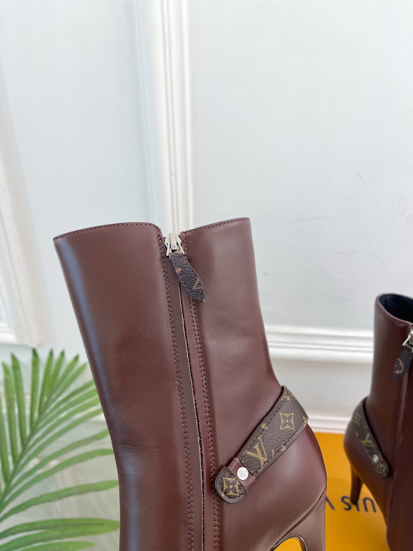 LV | 路易威登 25𝐬𝐬🧡💚2025秋冬新品 顶级版本⚠️专柜主打最新款 LEGACY 及踝靴尖头高