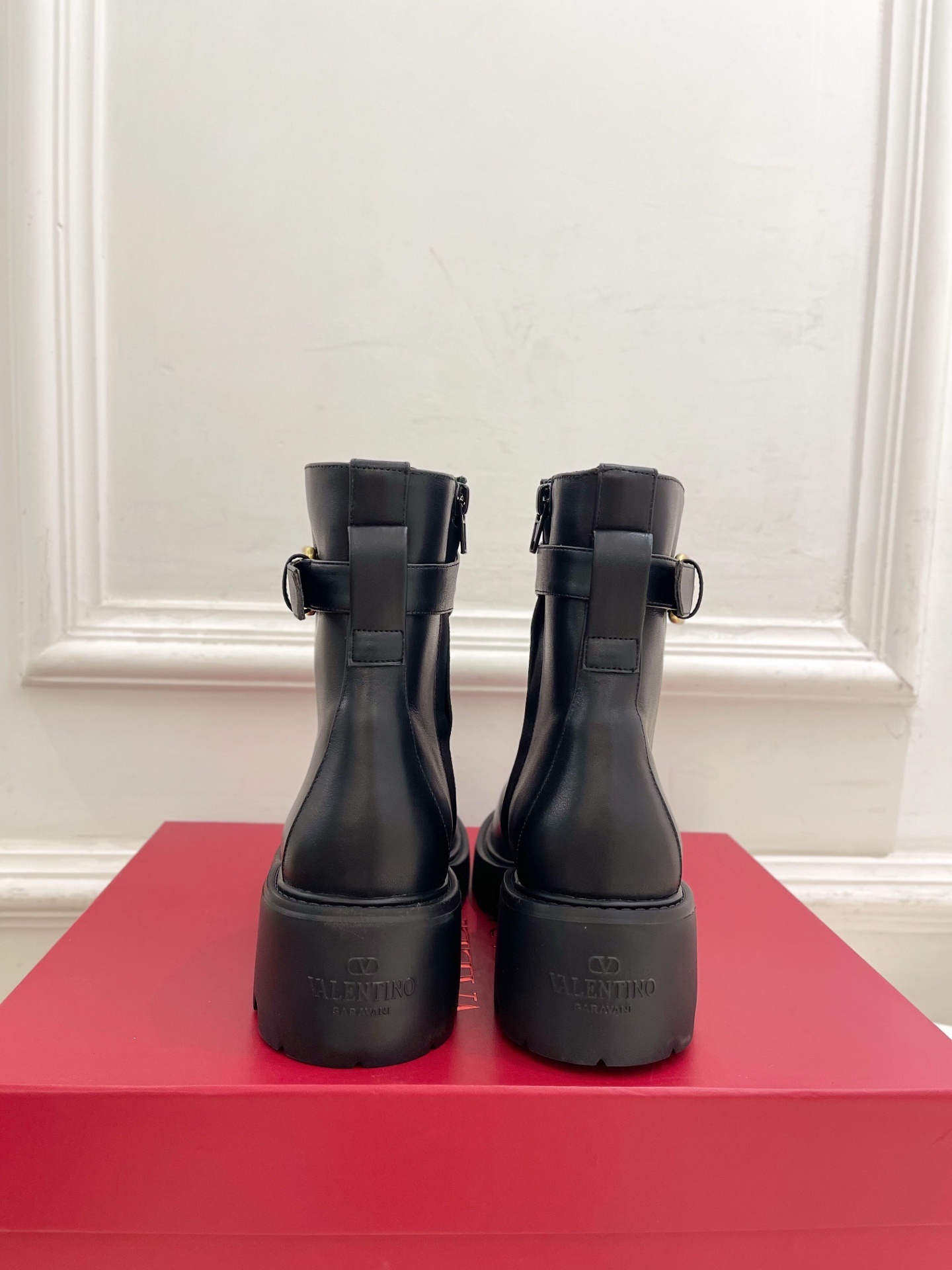 Valentino 华伦天奴2025秋冬新品VLOGO SIGNATURE 小牛皮短靴☑️———————