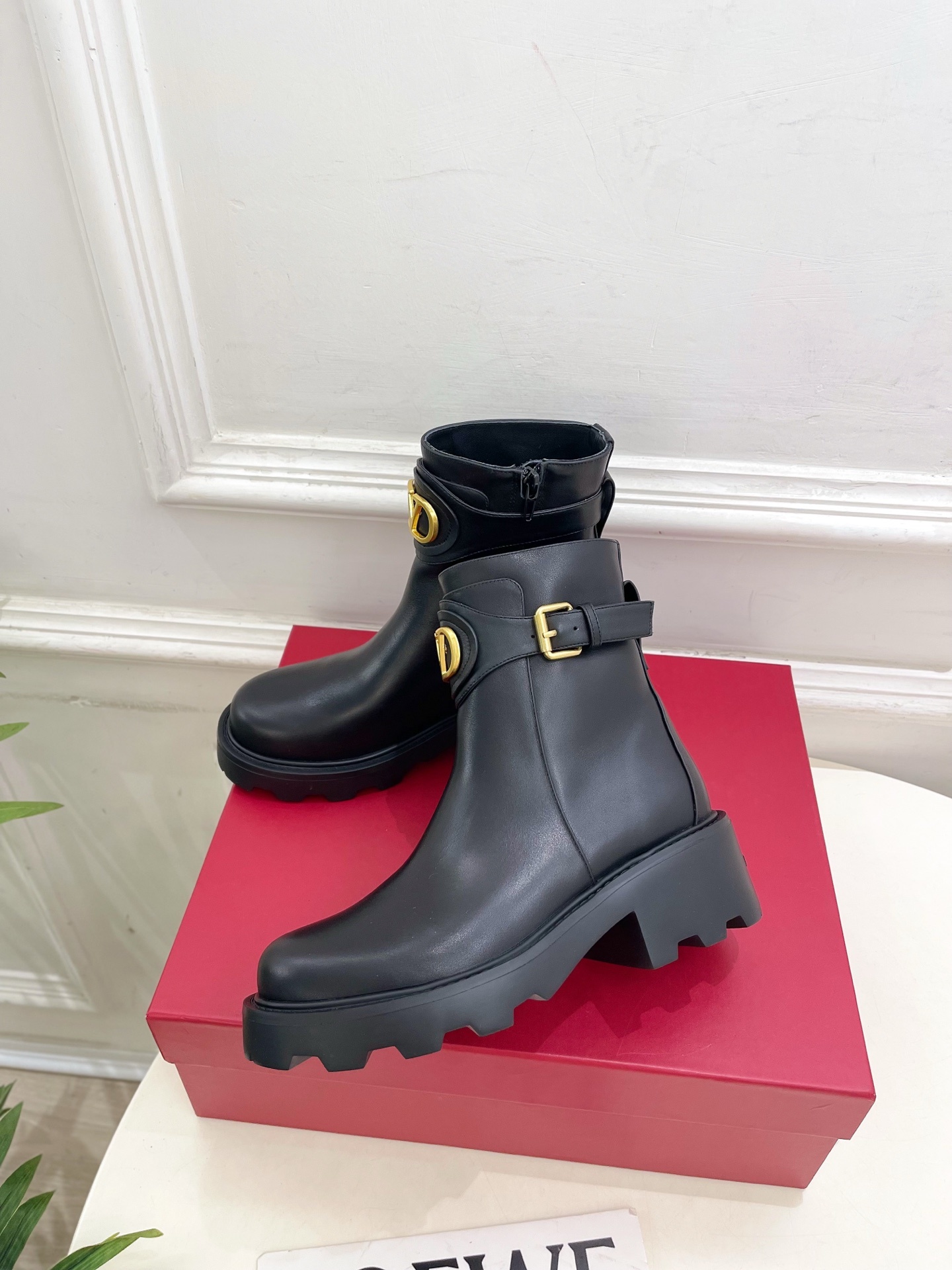 Valentino 华伦天奴2025秋冬新品VLOGO SIGNATURE 小牛皮短靴☑️———————
