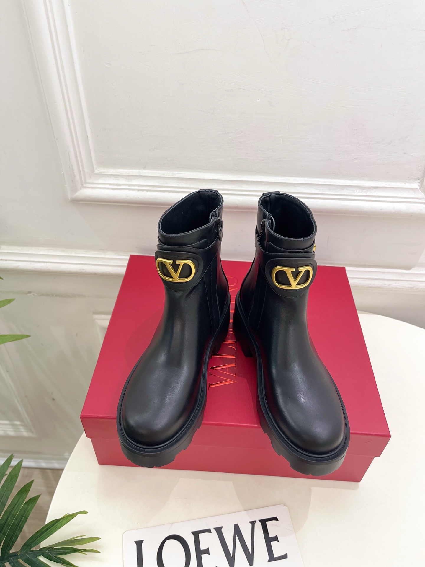 Valentino 华伦天奴2025秋冬新品VLOGO SIGNATURE 小牛皮短靴☑️———————