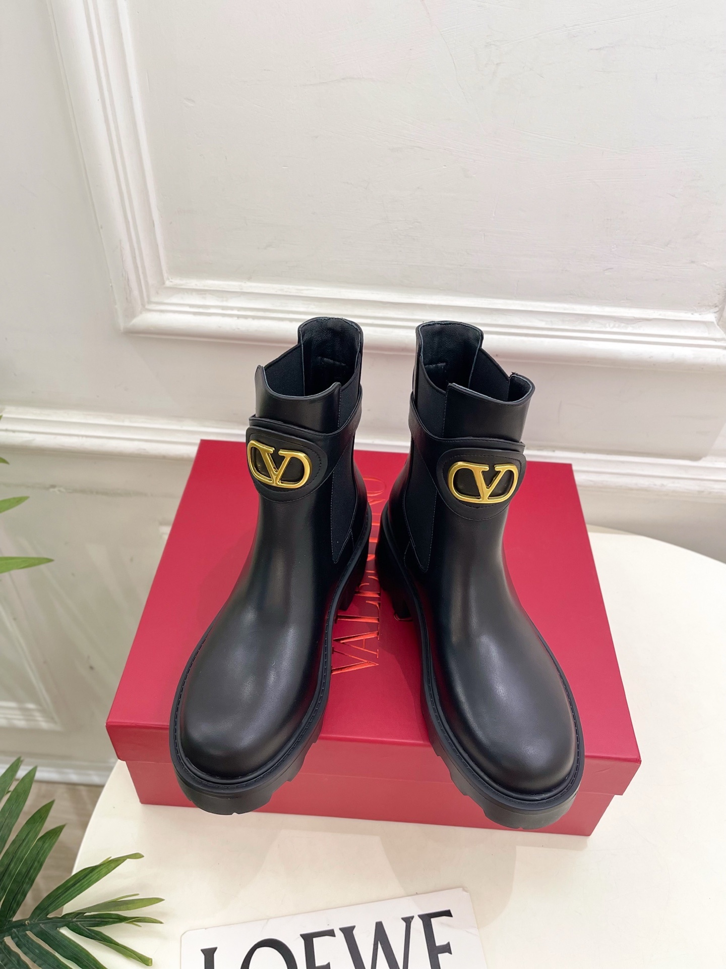 Valentino 华伦天奴2025秋冬新品VLOGO SIGNATURE 小牛皮短靴☑️———————