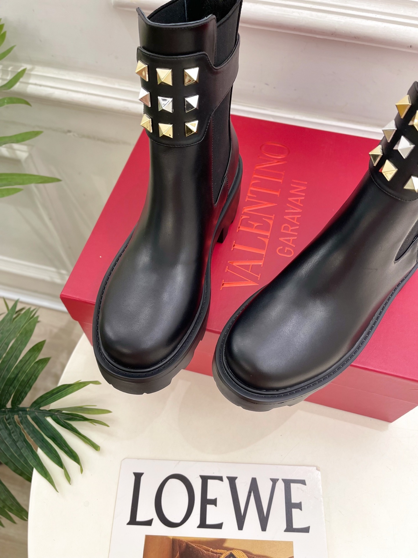 Valentino 华伦天奴2025秋冬新品 ROCKSTUD厚底鉚钉切尔西短靴☑️——————————
