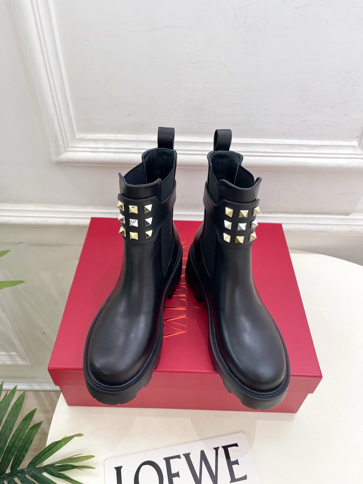 Valentino 华伦天奴2025秋冬新品 ROCKSTUD厚底鉚钉切尔西短靴☑️——————————