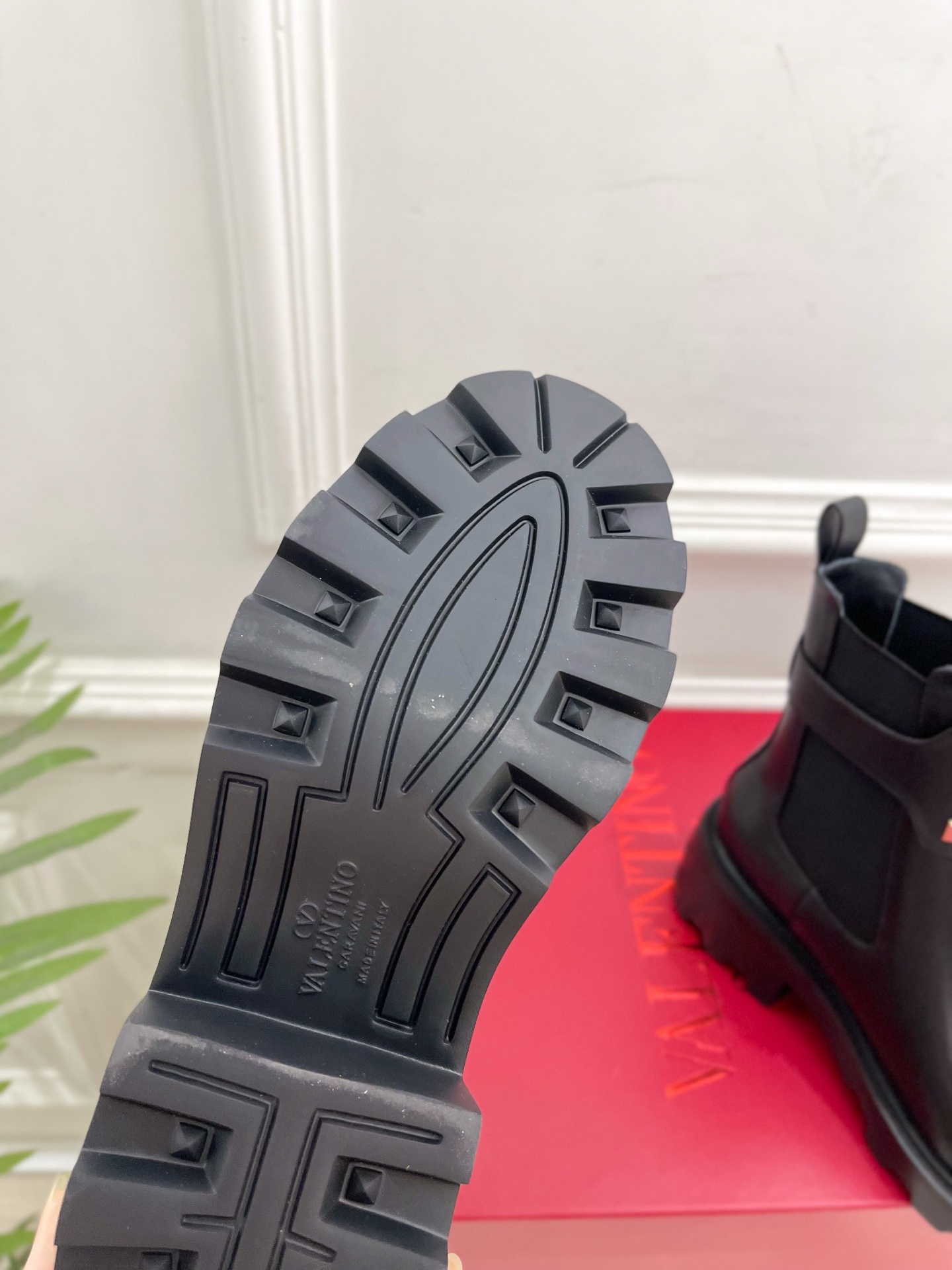 Valentino 华伦天奴2025秋冬新品 ROCKSTUD厚底鉚钉切尔西短靴☑️——————————
