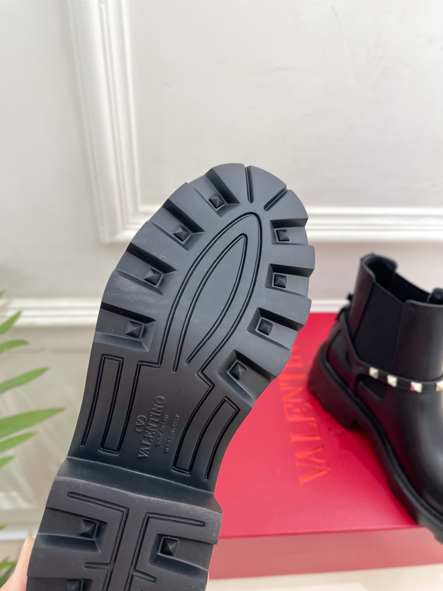 Valentino 华伦天奴2025秋冬新品 ROCKSTUD厚底鉚钉切尔西短靴☑️——————————