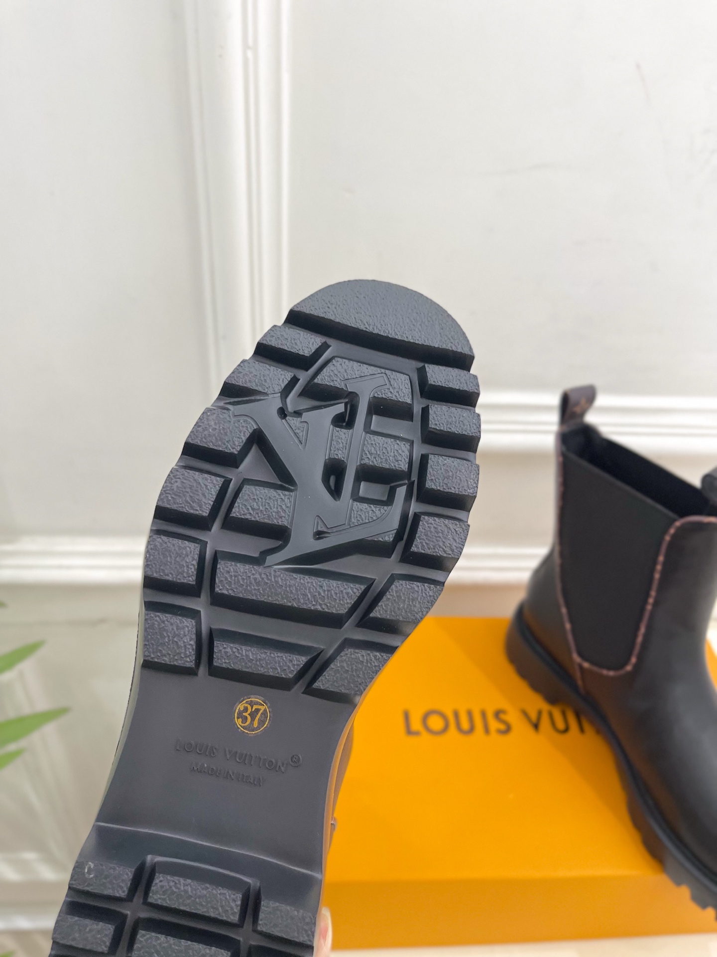 LV | 路易威登 25𝐬𝐬🧡💚2025秋冬新品 顶级版本⚠️专柜主打最新款 经典老花切尔西短靴 硬货上