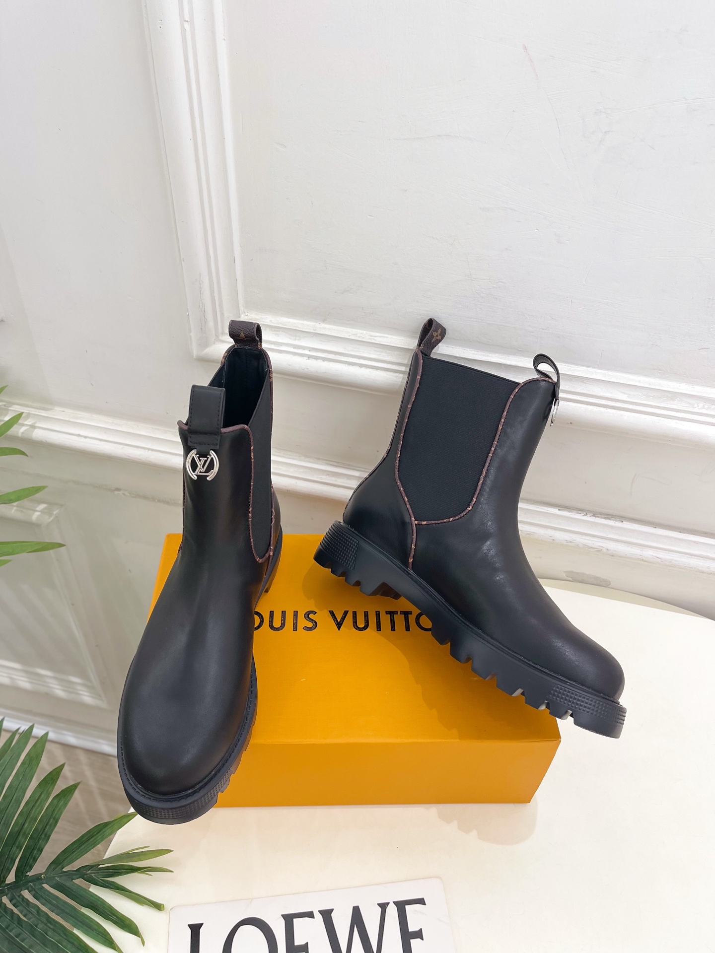 LV | 路易威登 25𝐬𝐬🧡💚2025秋冬新品 顶级版本⚠️专柜主打最新款 经典老花切尔西短靴 硬货上