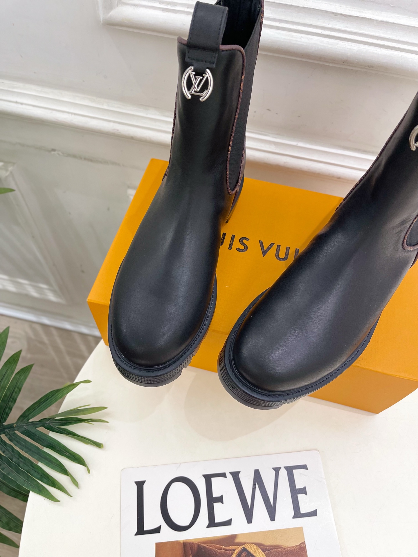 LV | 路易威登 25𝐬𝐬🧡💚2025秋冬新品 顶级版本⚠️专柜主打最新款 经典老花切尔西短靴 硬货上