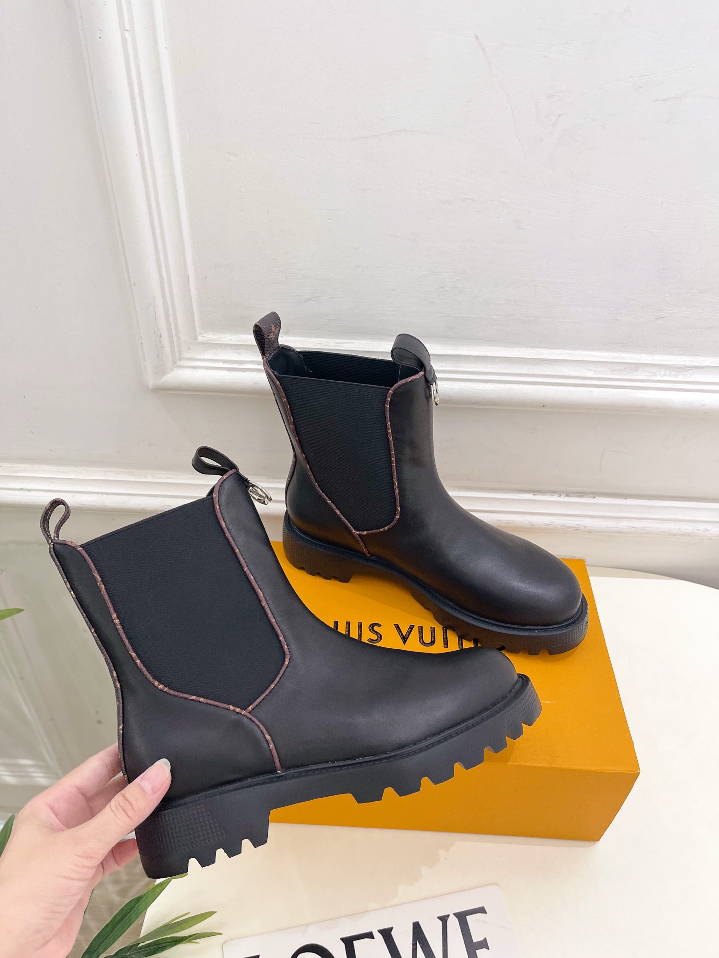 LV | 路易威登 25𝐬𝐬🧡💚2025秋冬新品 顶级版本⚠️专柜主打最新款 经典老花切尔西短靴 硬货上