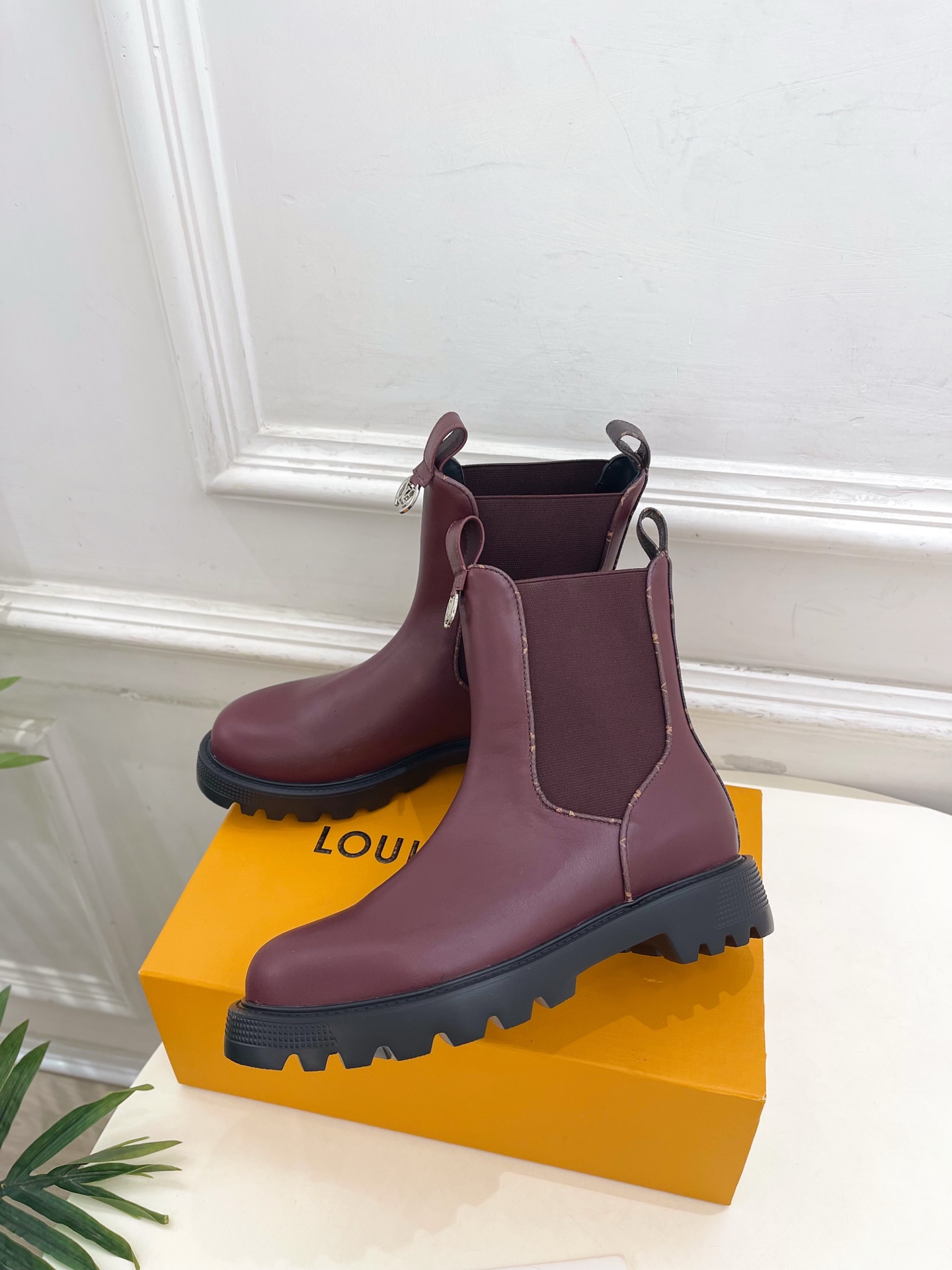 LV | 路易威登 25𝐬𝐬🧡💚2025秋冬新品 顶级版本⚠️专柜主打最新款 经典老花切尔西短靴 硬货上